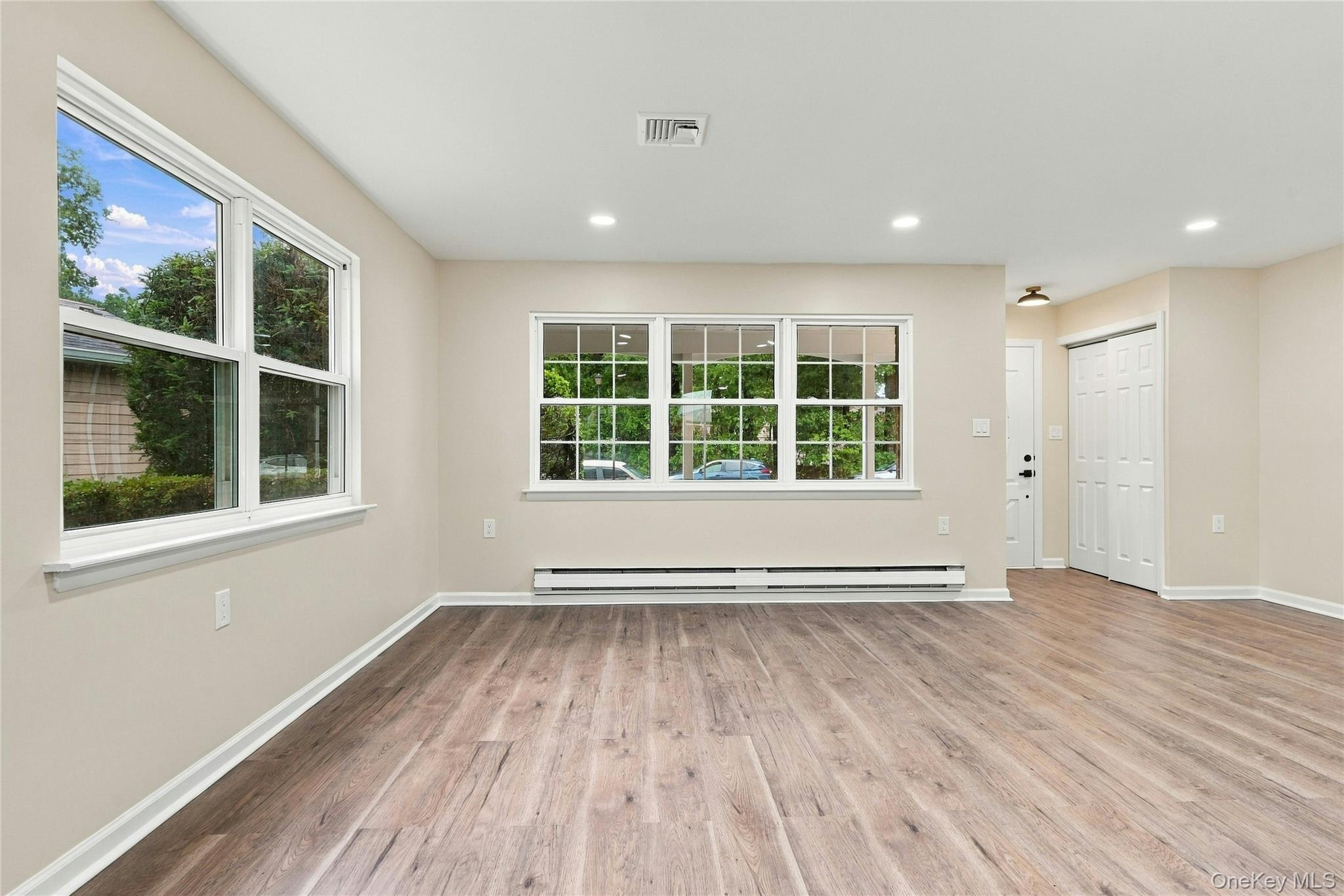 257 Edinburgh Drive Property Photo 10