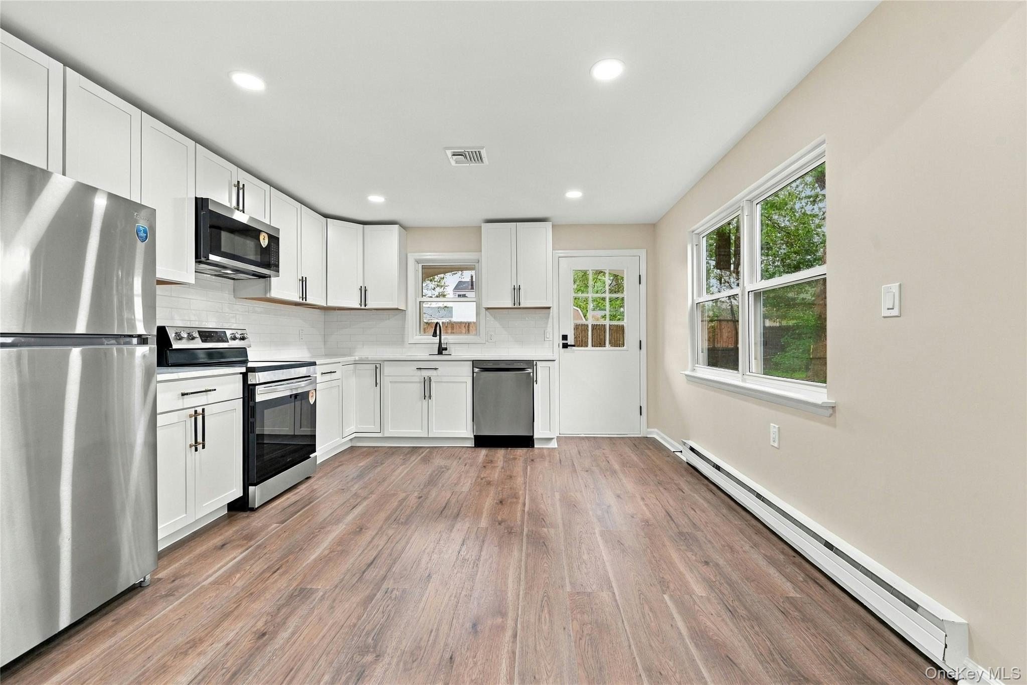257 Edinburgh Drive Property Photo 15