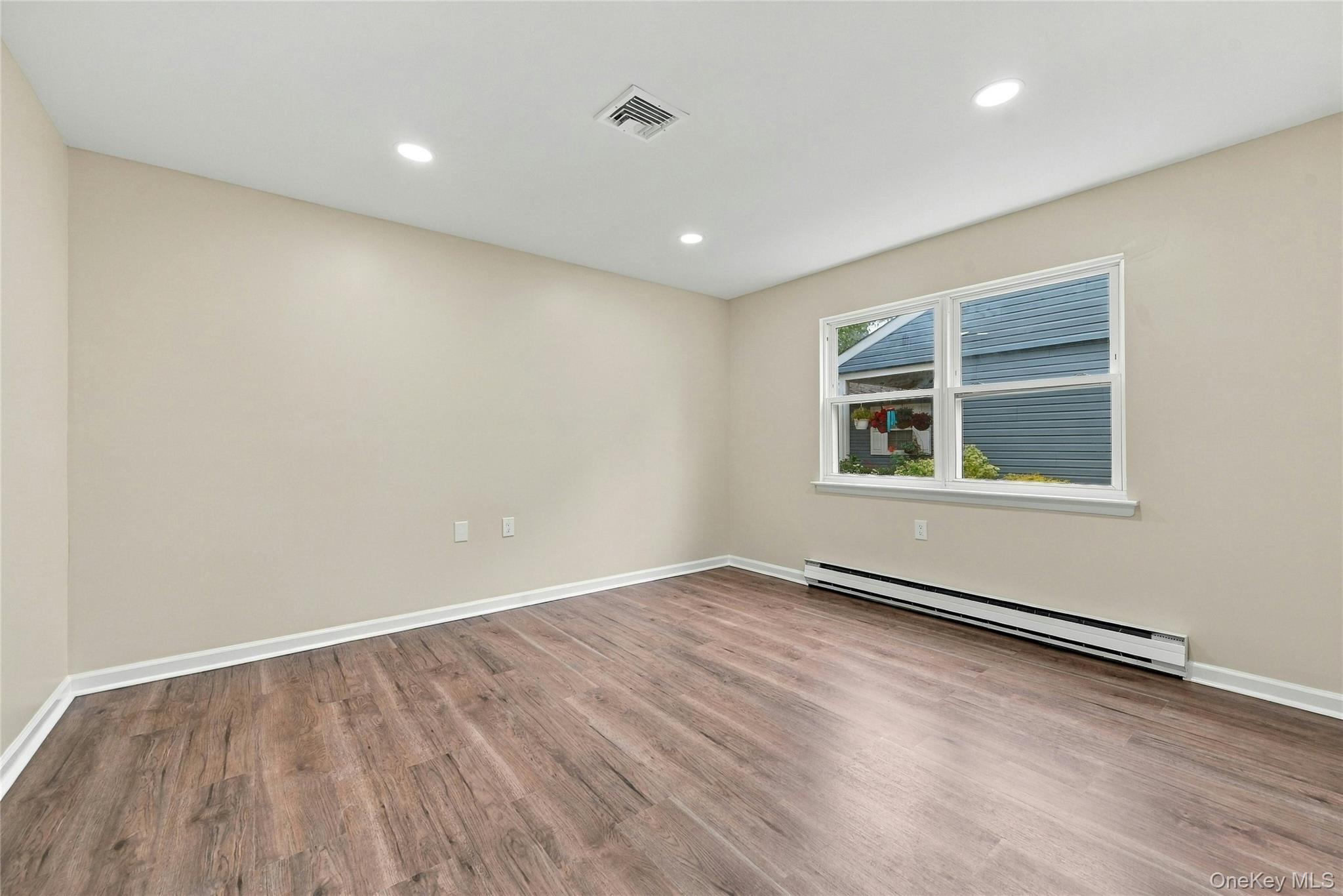 257 Edinburgh Drive Property Photo 21