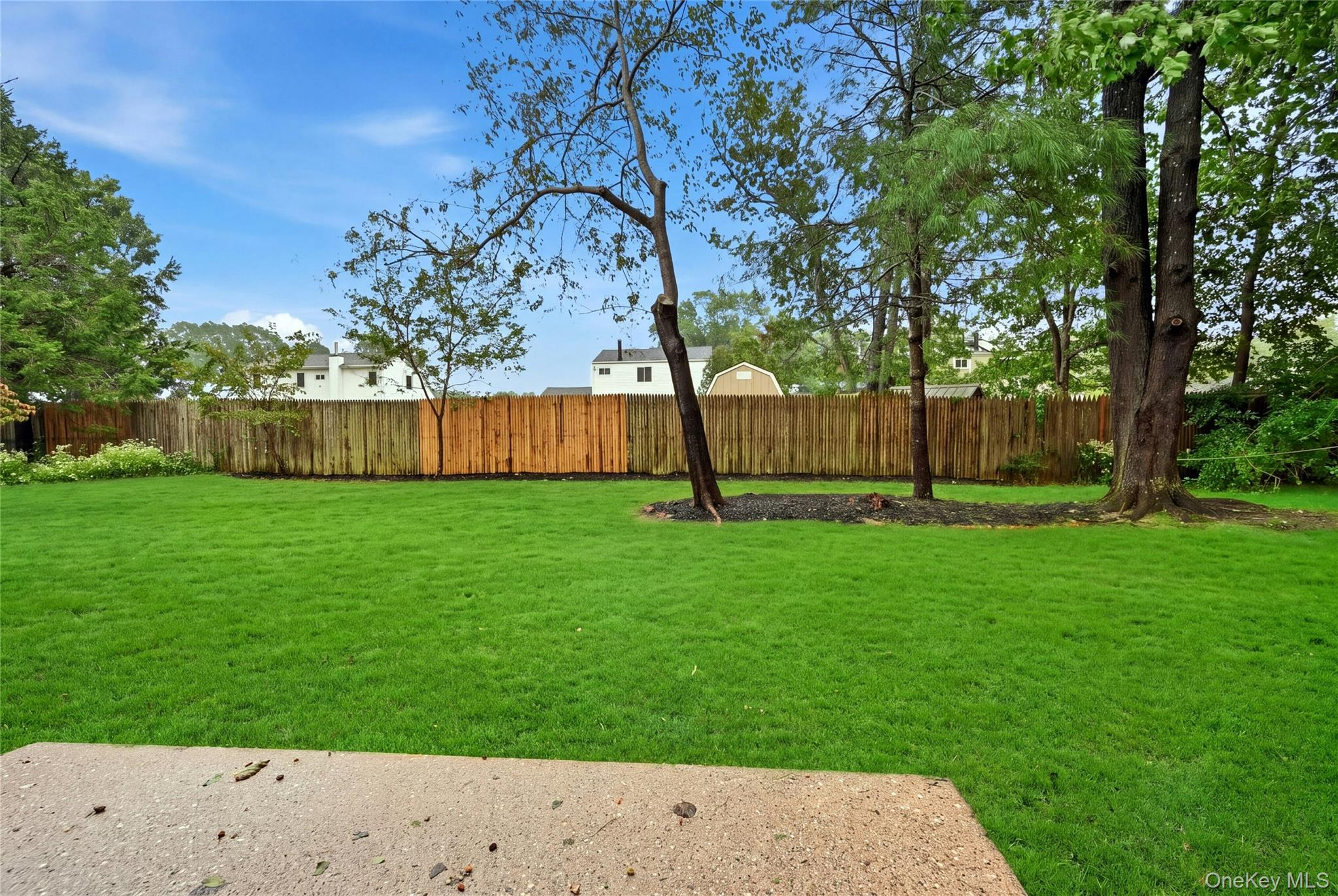 257 Edinburgh Drive Property Photo 32