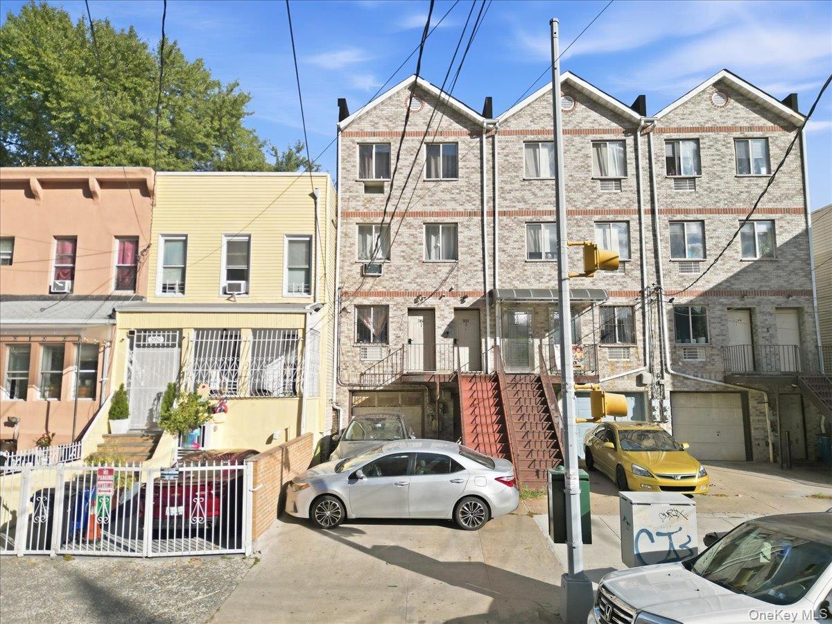 2050 Arthur Avenue Property Photo 1