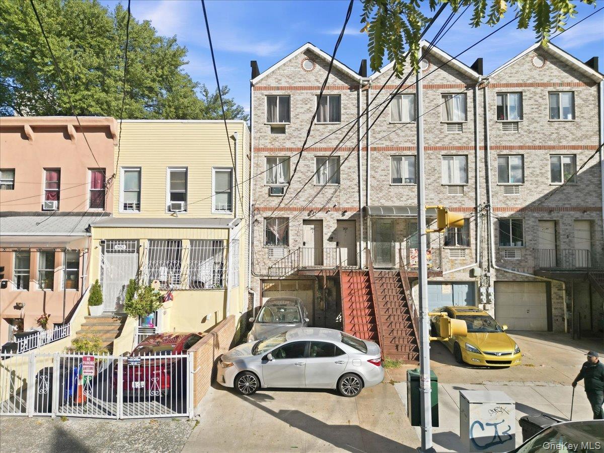 2050 Arthur Avenue Property Photo 2