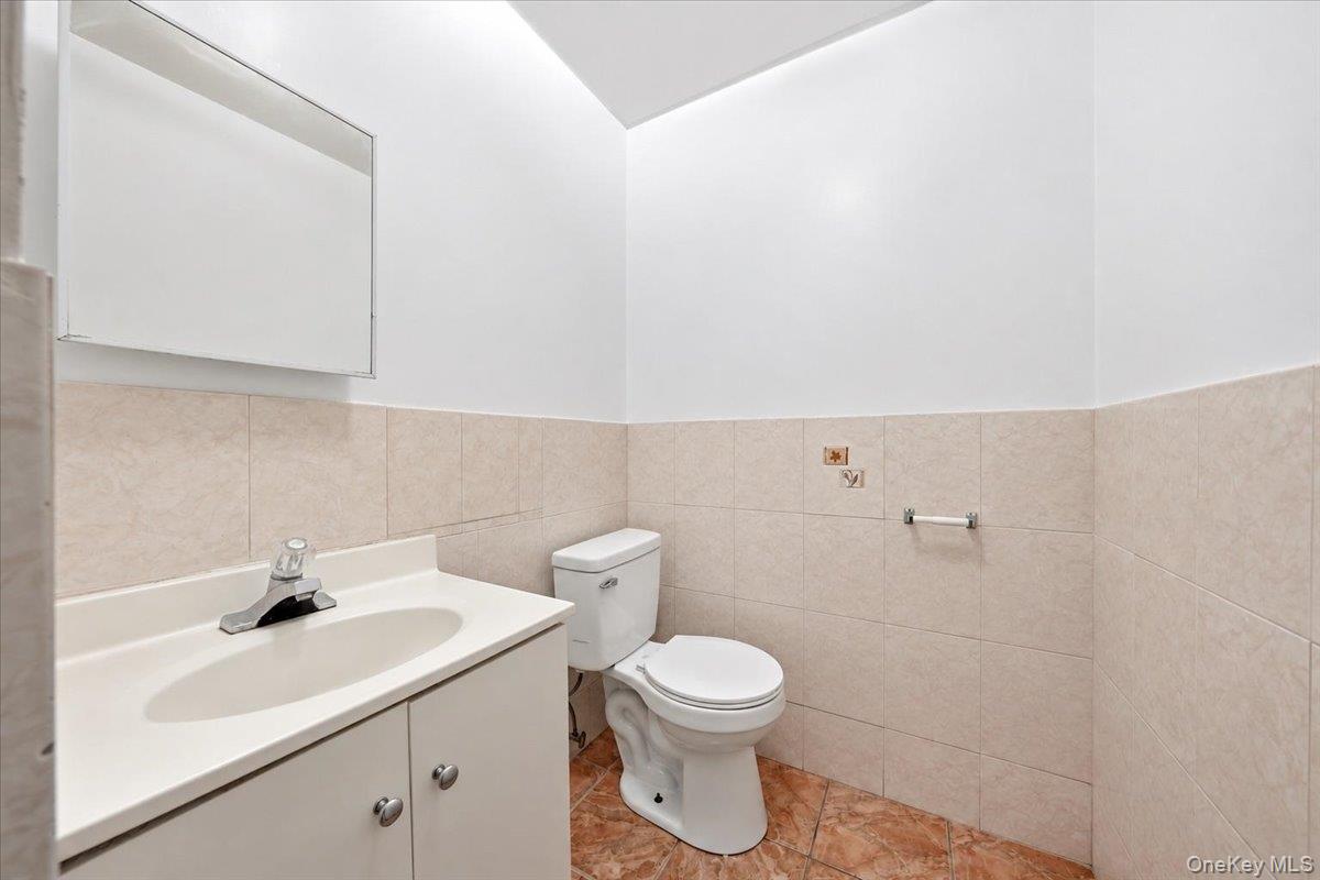 2050 Arthur Avenue Property Photo 7