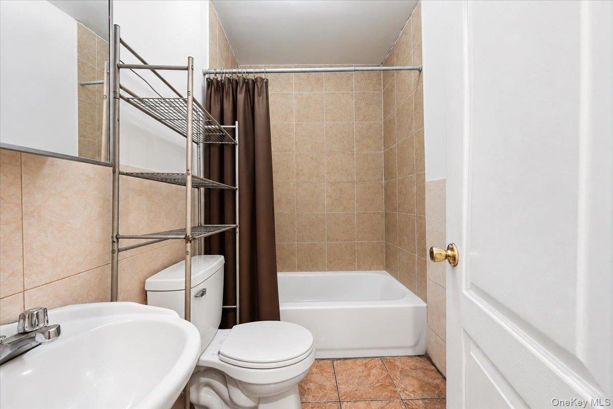 2050 Arthur Avenue Property Photo 8
