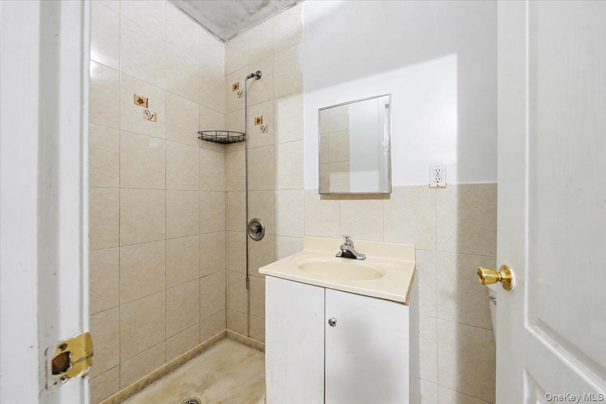 2050 Arthur Avenue Property Photo 13