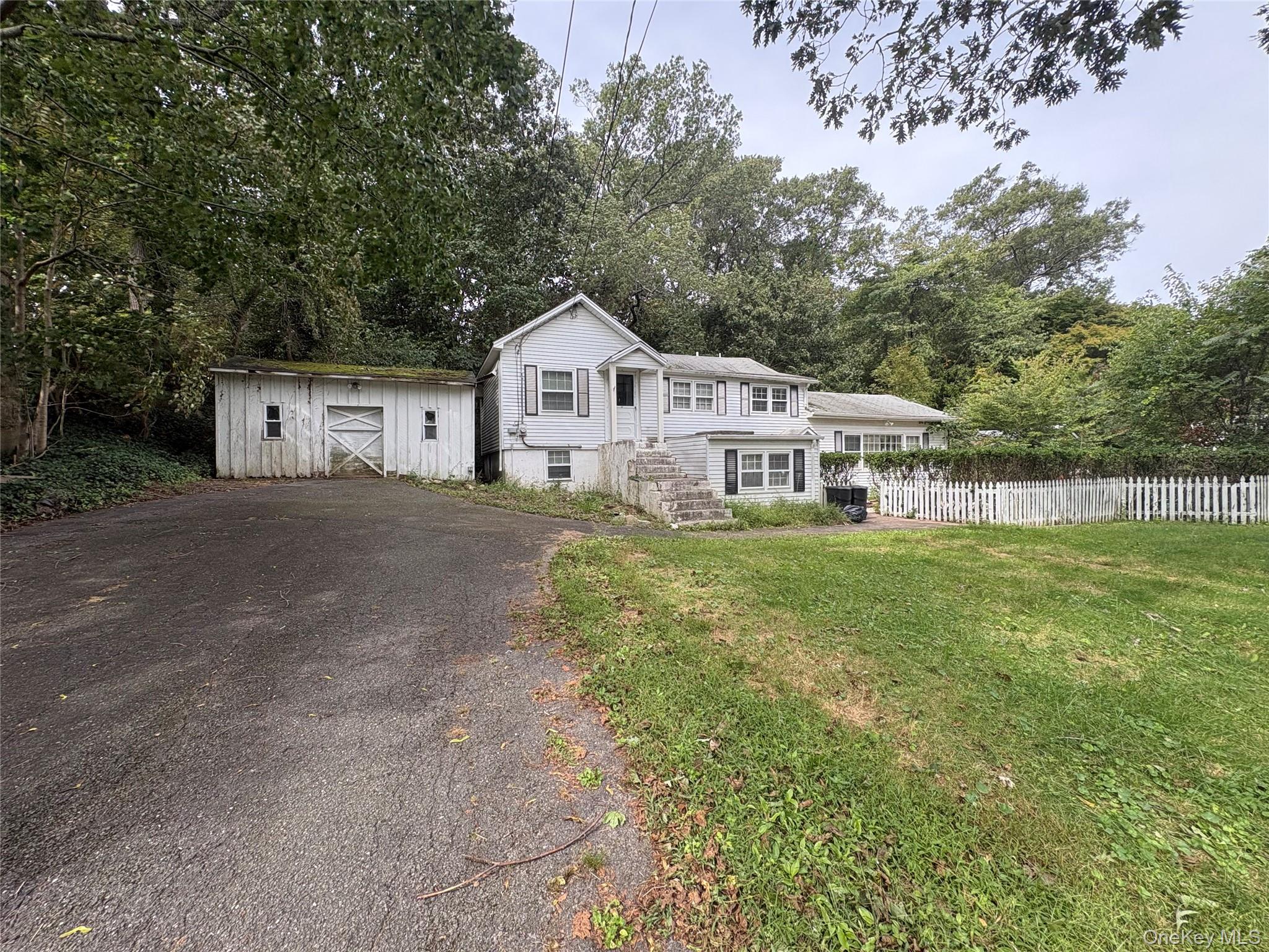 27 Shady Lane Property Photo 2