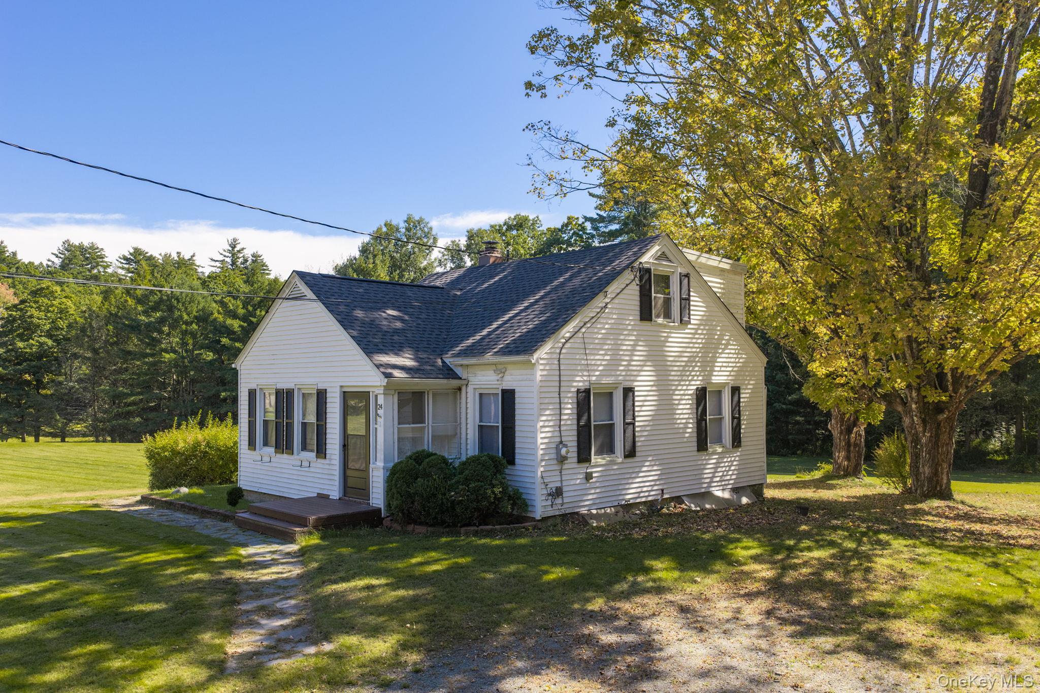 24 Wolf Lake Road Property Photo 3