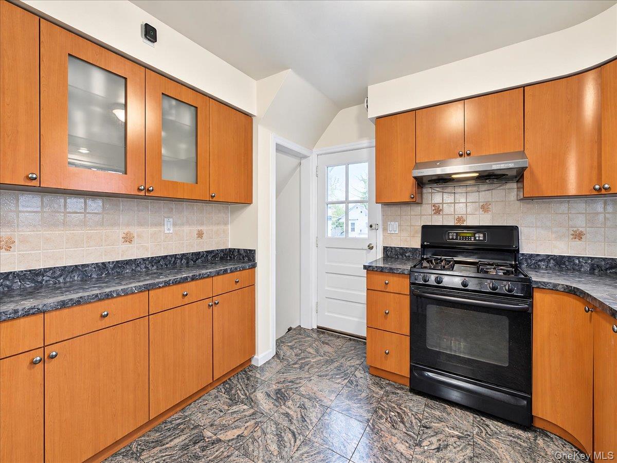75-79 181st Street Property Photo 17