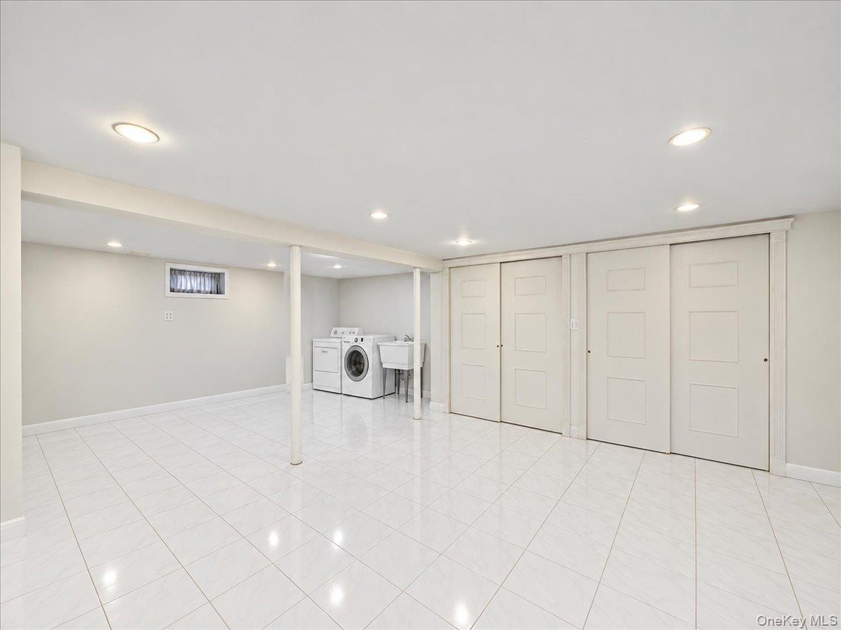 75-79 181st Street Property Photo 32