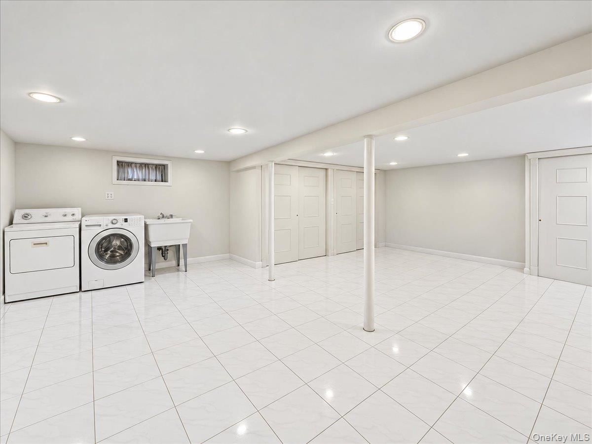 75-79 181st Street Property Photo 33