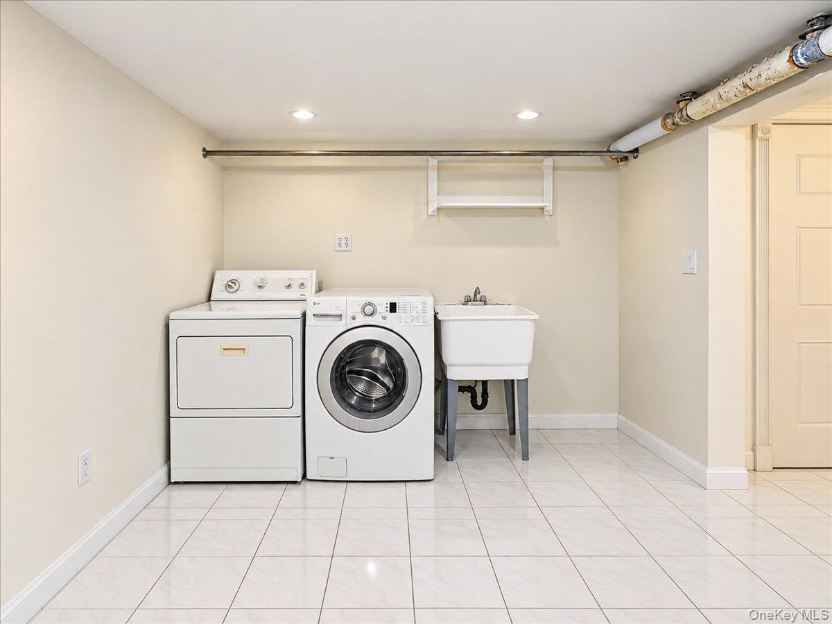 75-79 181st Street Property Photo 37