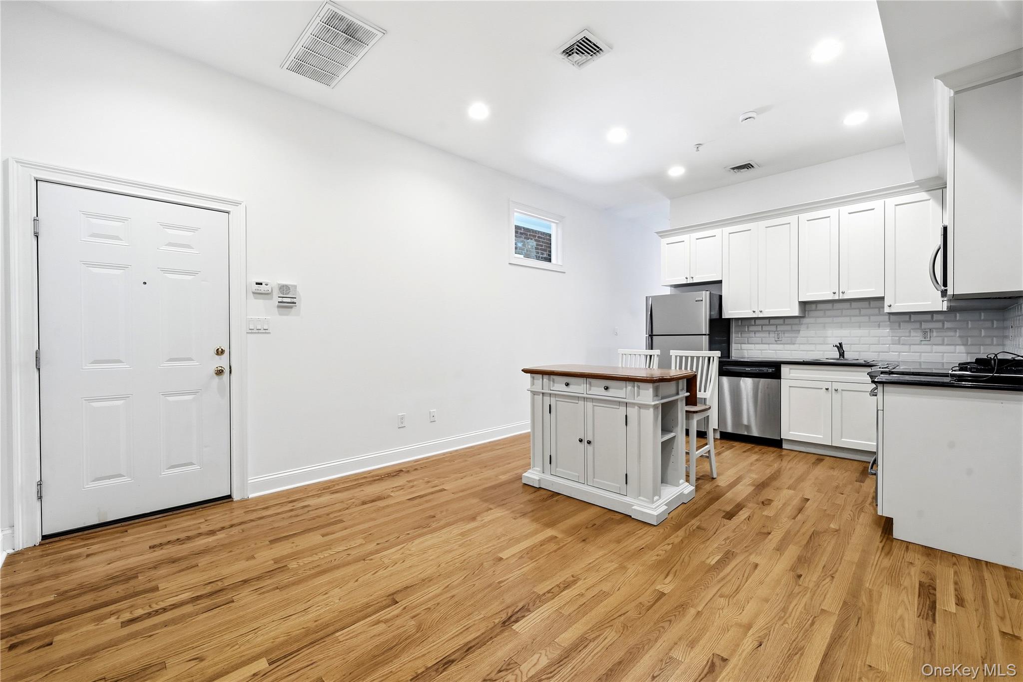 276 Main Street 2f Property Photo 5