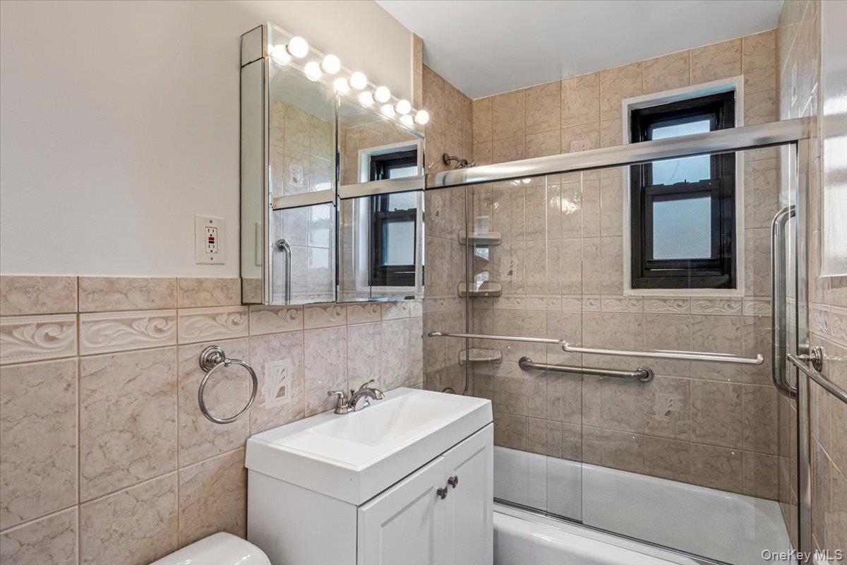 17-03 Utopia Parkway 2-48 Property Photo 16