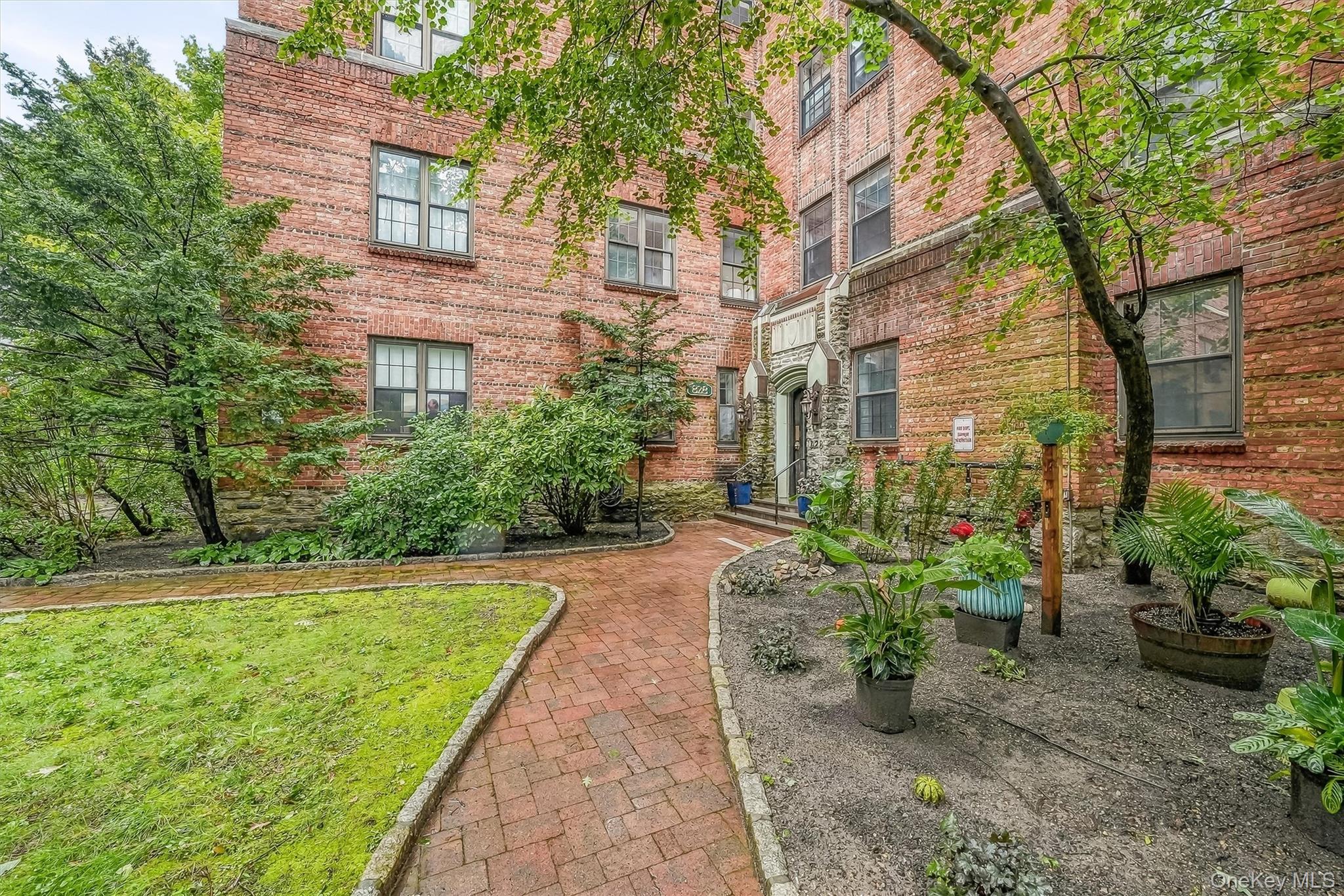 828 Bronx River Road 1ad Property Photo 2