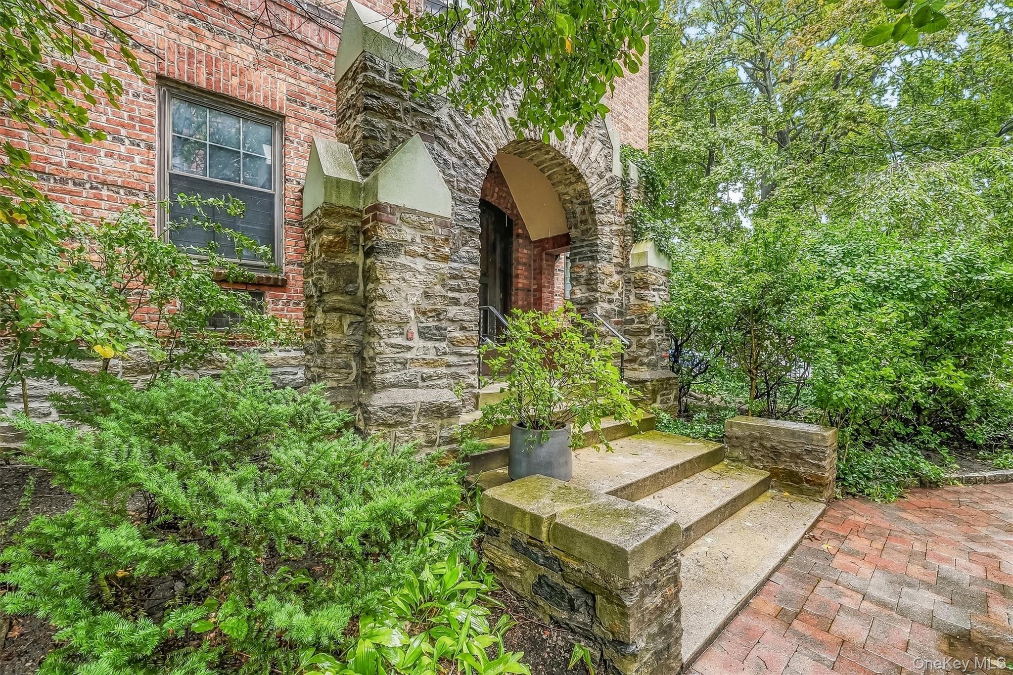 828 Bronx River Road 1ad Property Photo 3