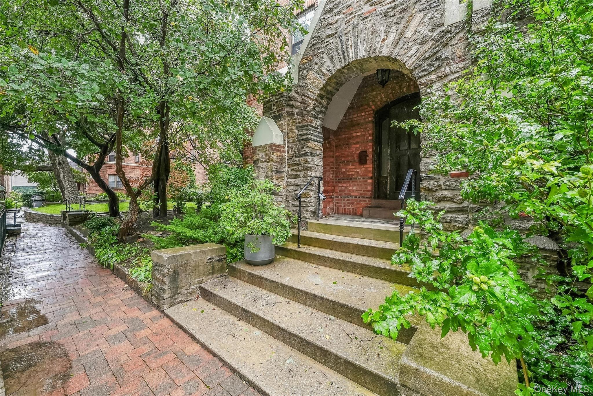 828 Bronx River Road 1ad Property Photo 4