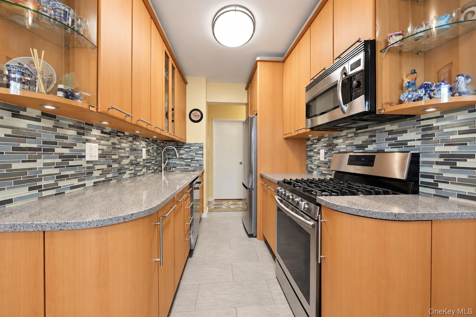 3901 Independence Avenue 4f Property Photo 7