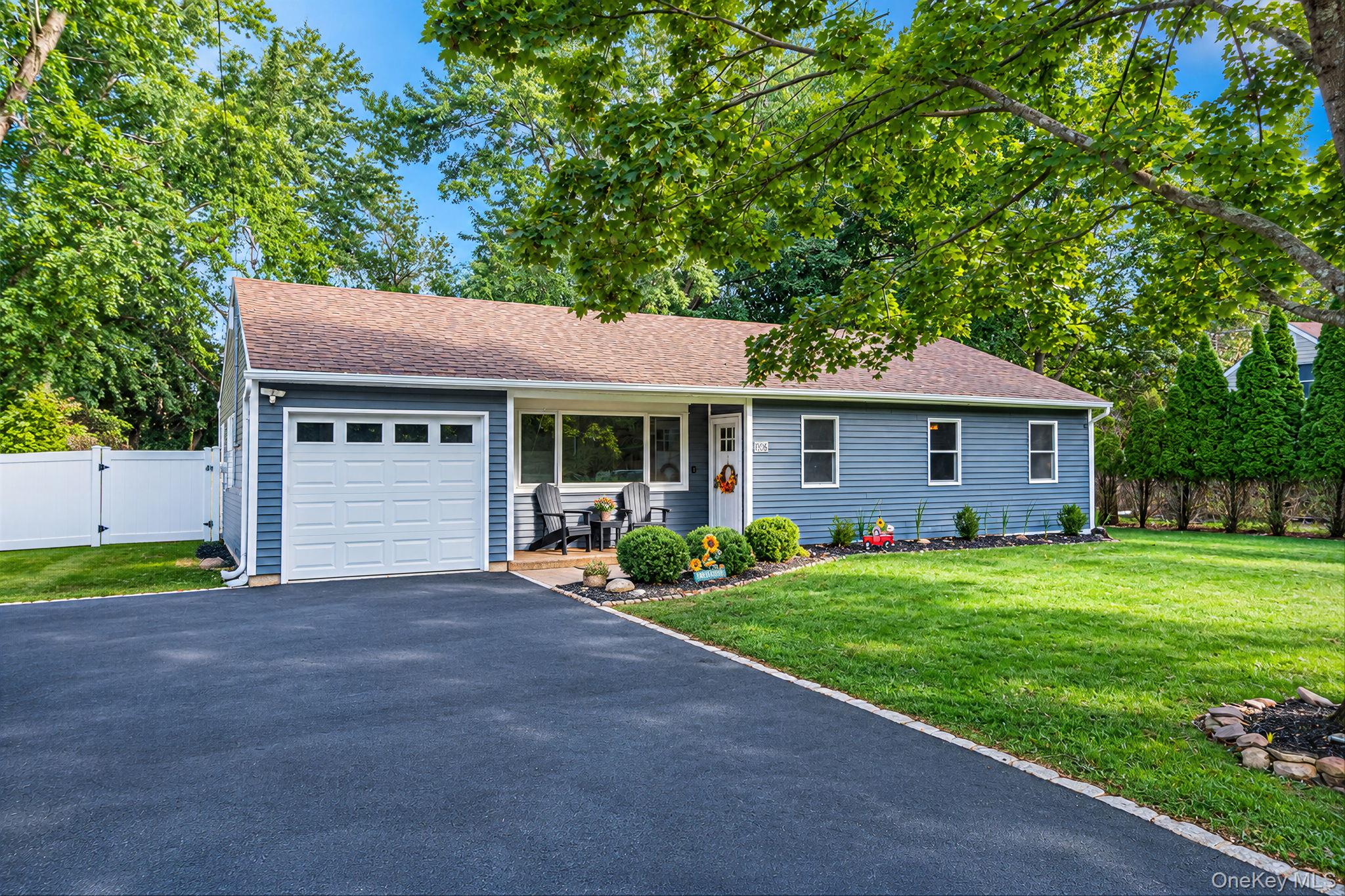105 Raynor Road Property Photo 1