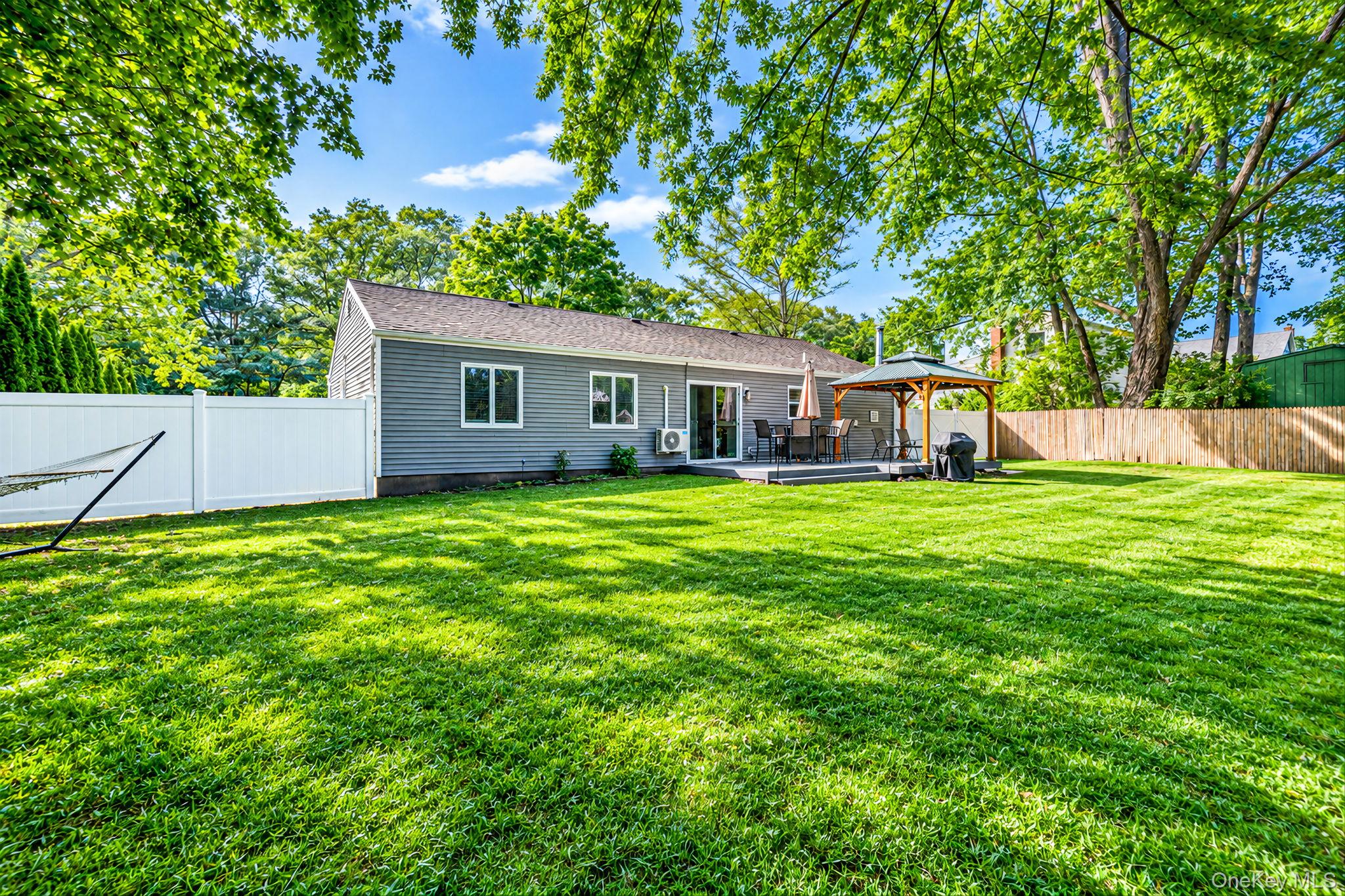 105 Raynor Road Property Photo 6
