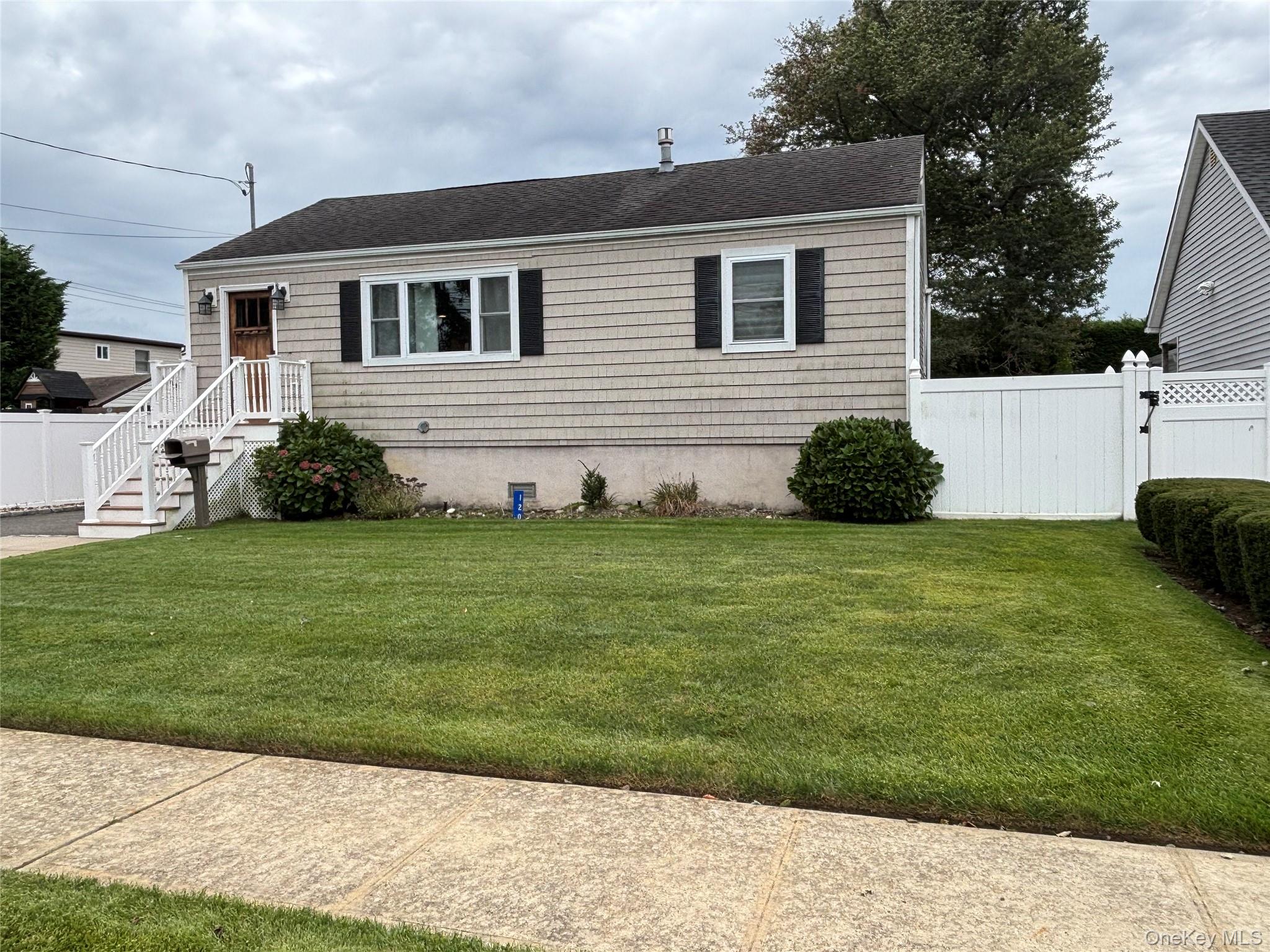 120 Lincoln Place Property Photo 2