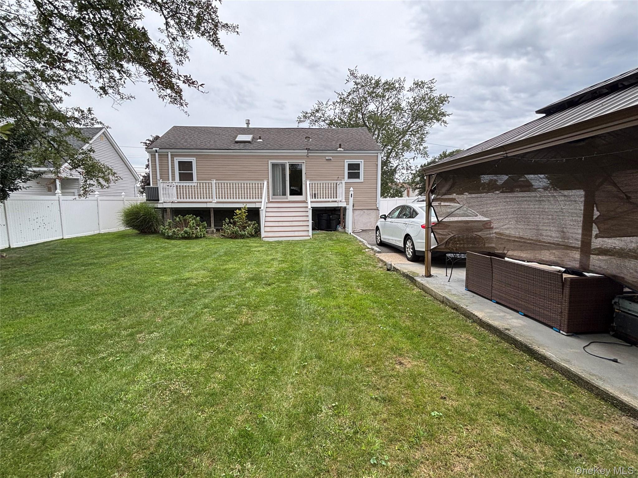 120 Lincoln Place Property Photo 3