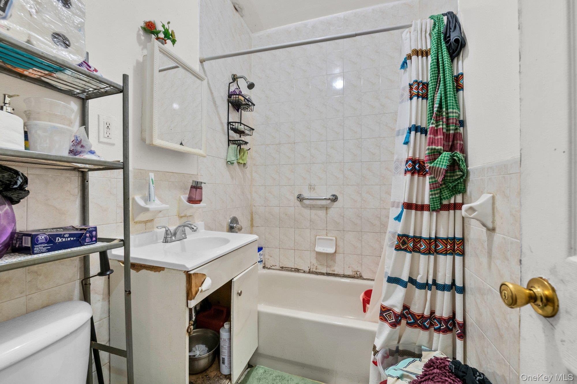 945a Herkimer Street A Property Photo 3