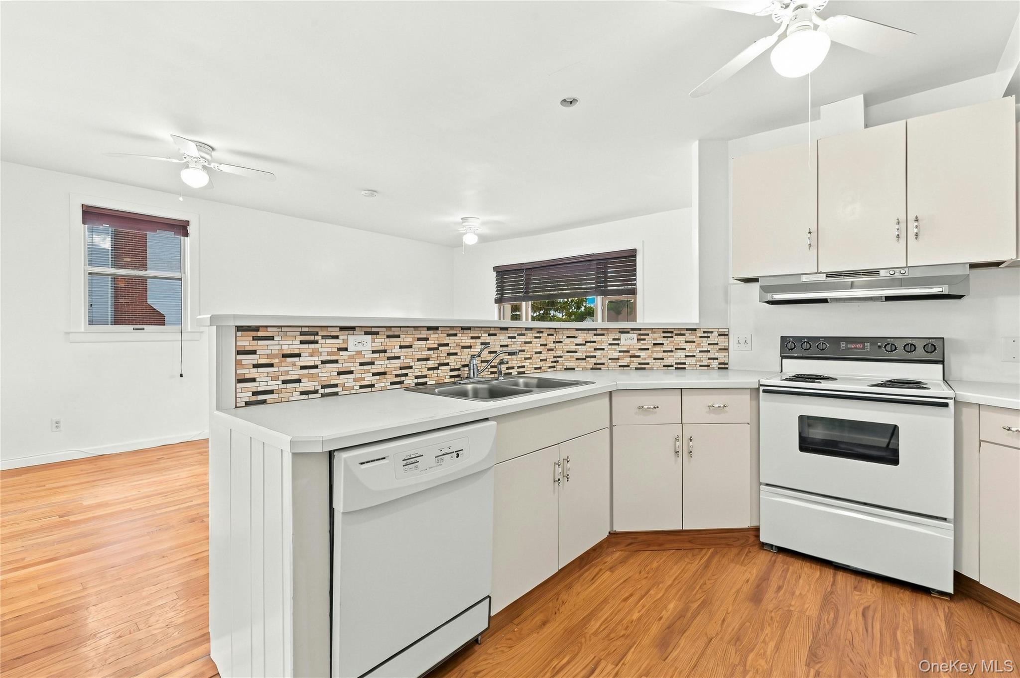 930 Tooker Avenue Property Photo 7