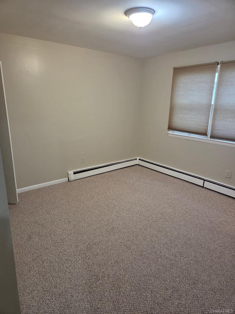 255-24 147 Drive Drive Property Photo 4