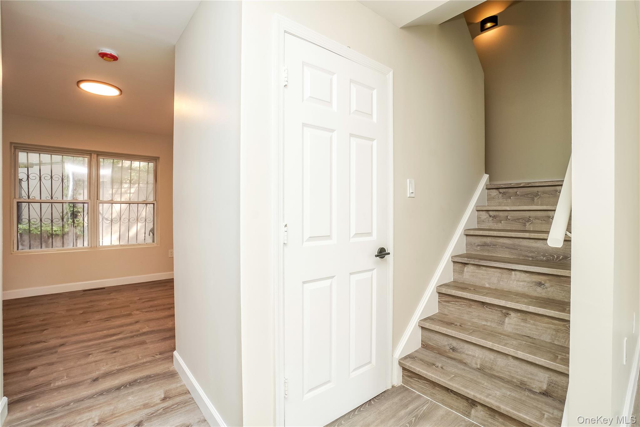 613 Oak Terrace Property Photo 4