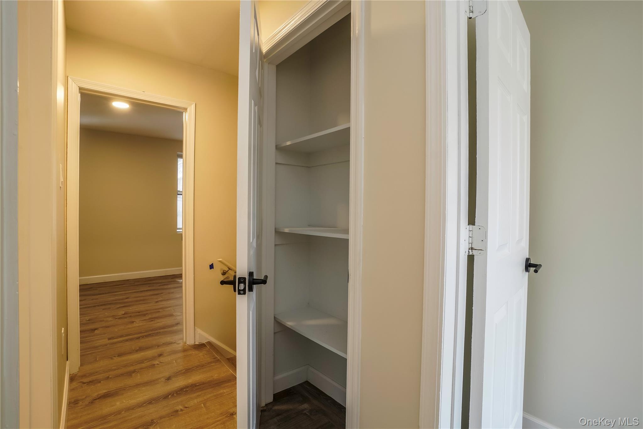 613 Oak Terrace Property Photo 11