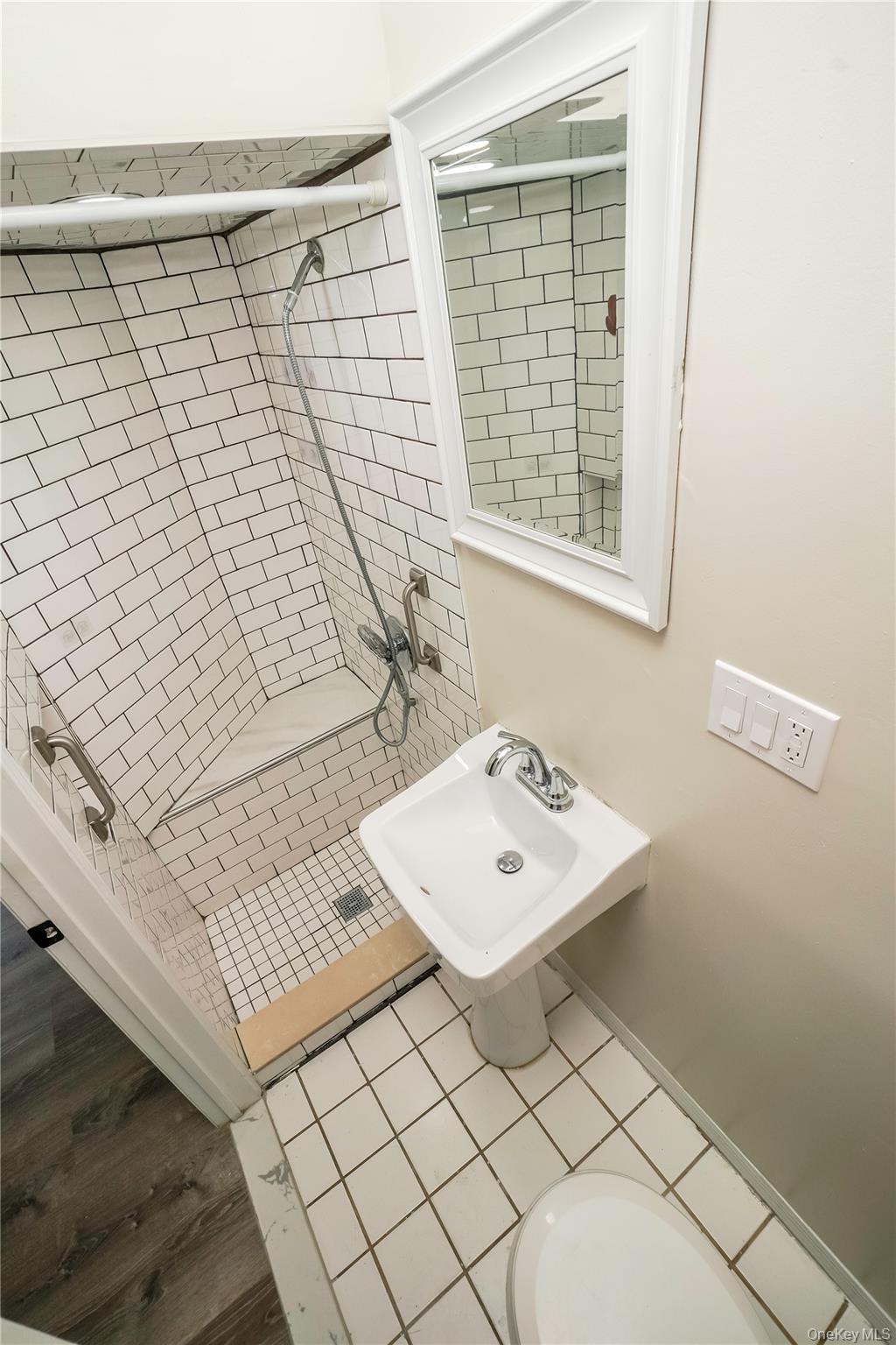 613 Oak Terrace Property Photo 17