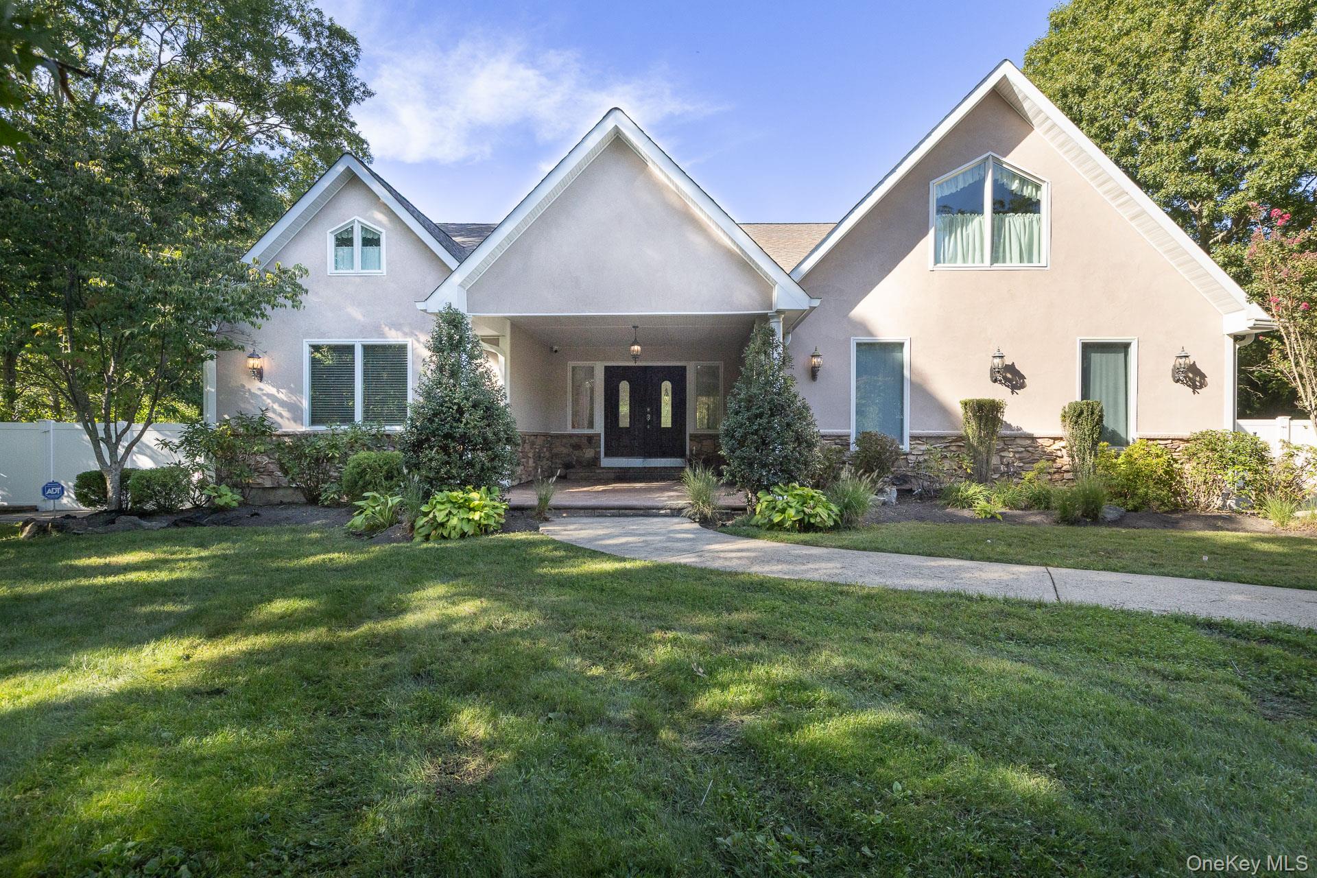 37 W Woodside Avenue Property Photo 1