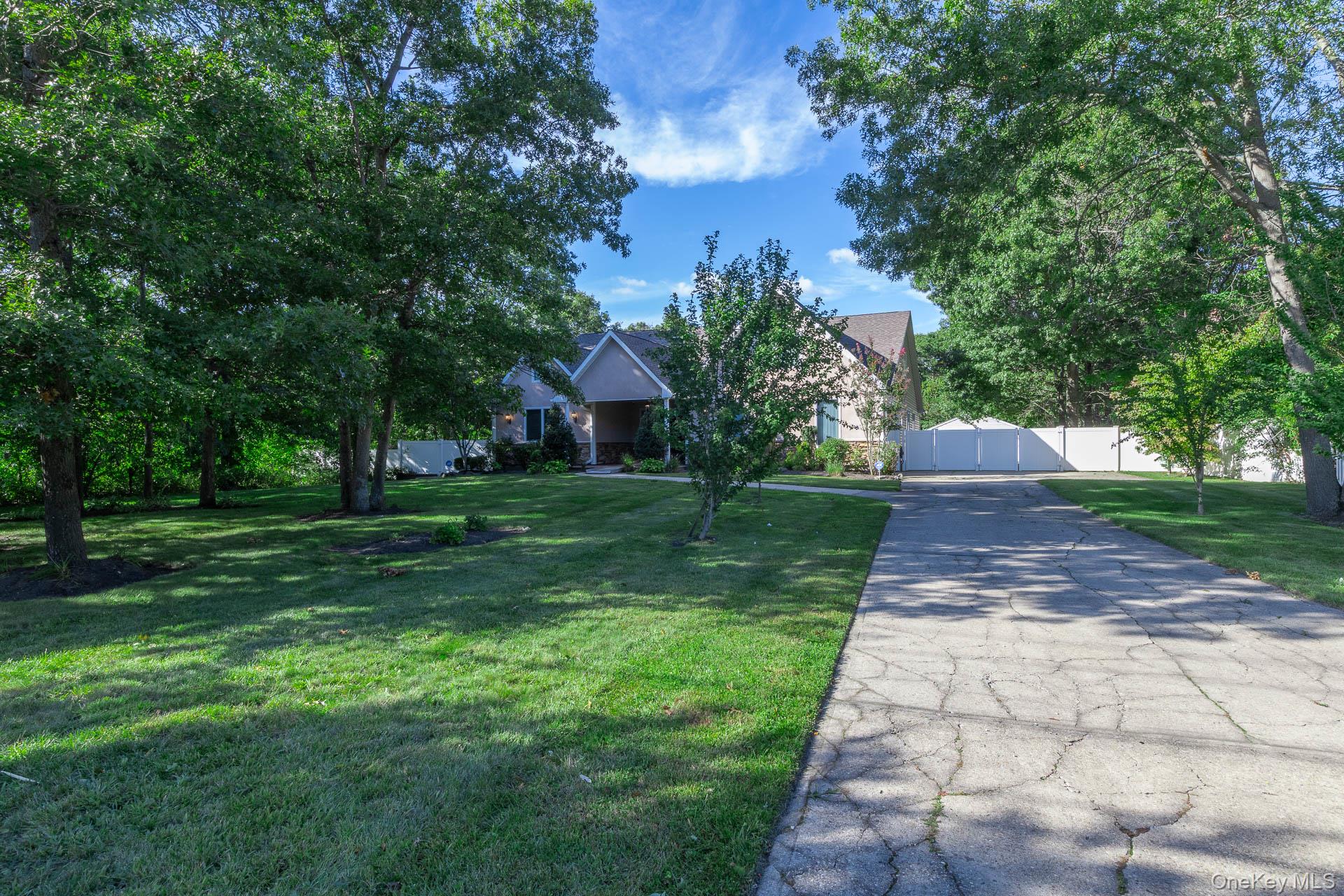 37 W Woodside Avenue Property Photo 2