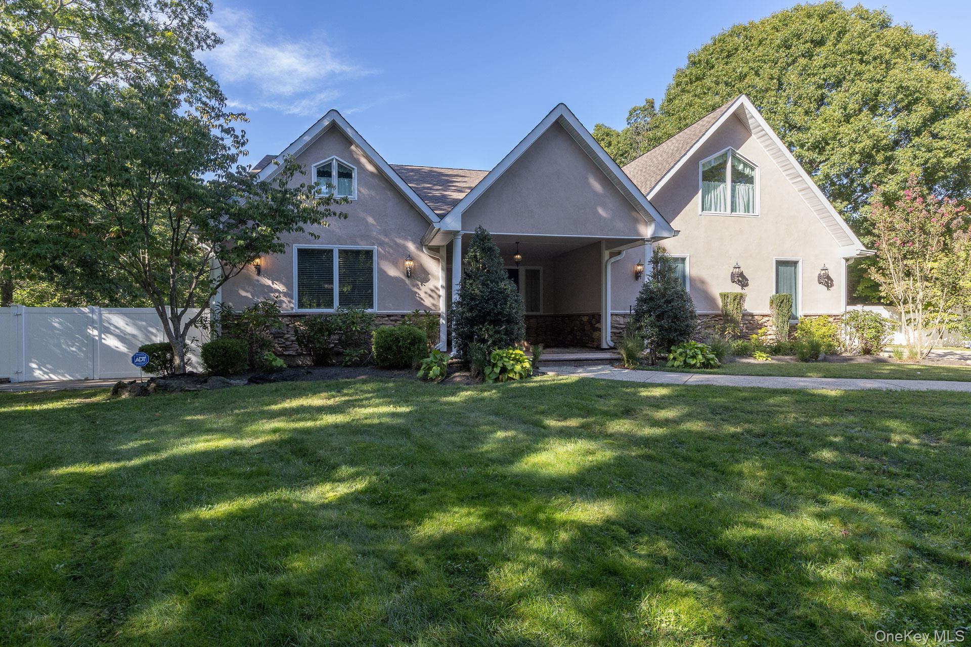 37 W Woodside Avenue Property Photo 4