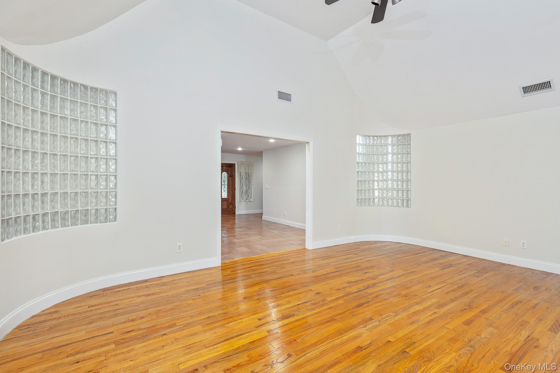 37 W Woodside Avenue Property Photo 8