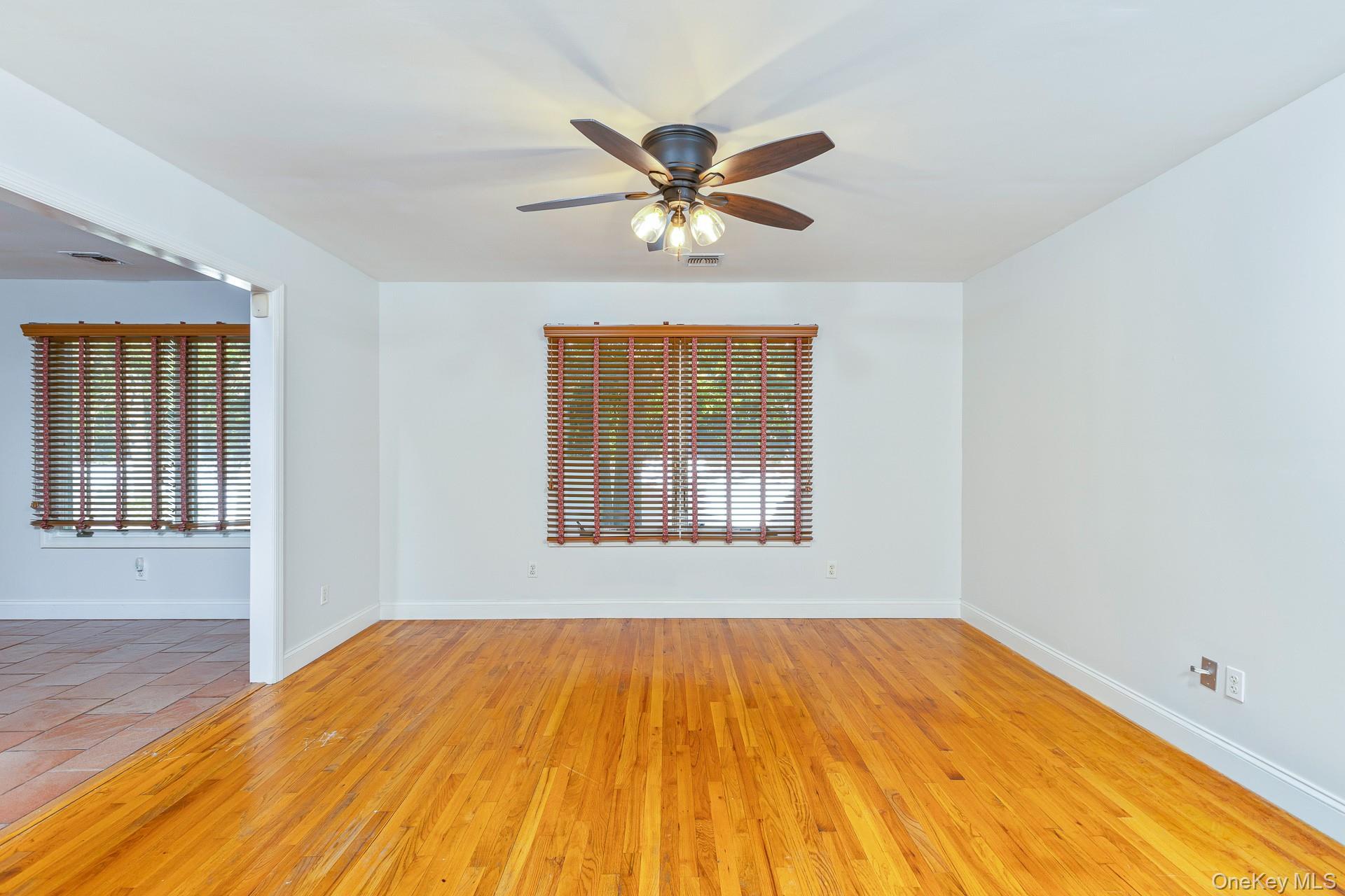 37 W Woodside Avenue Property Photo 9