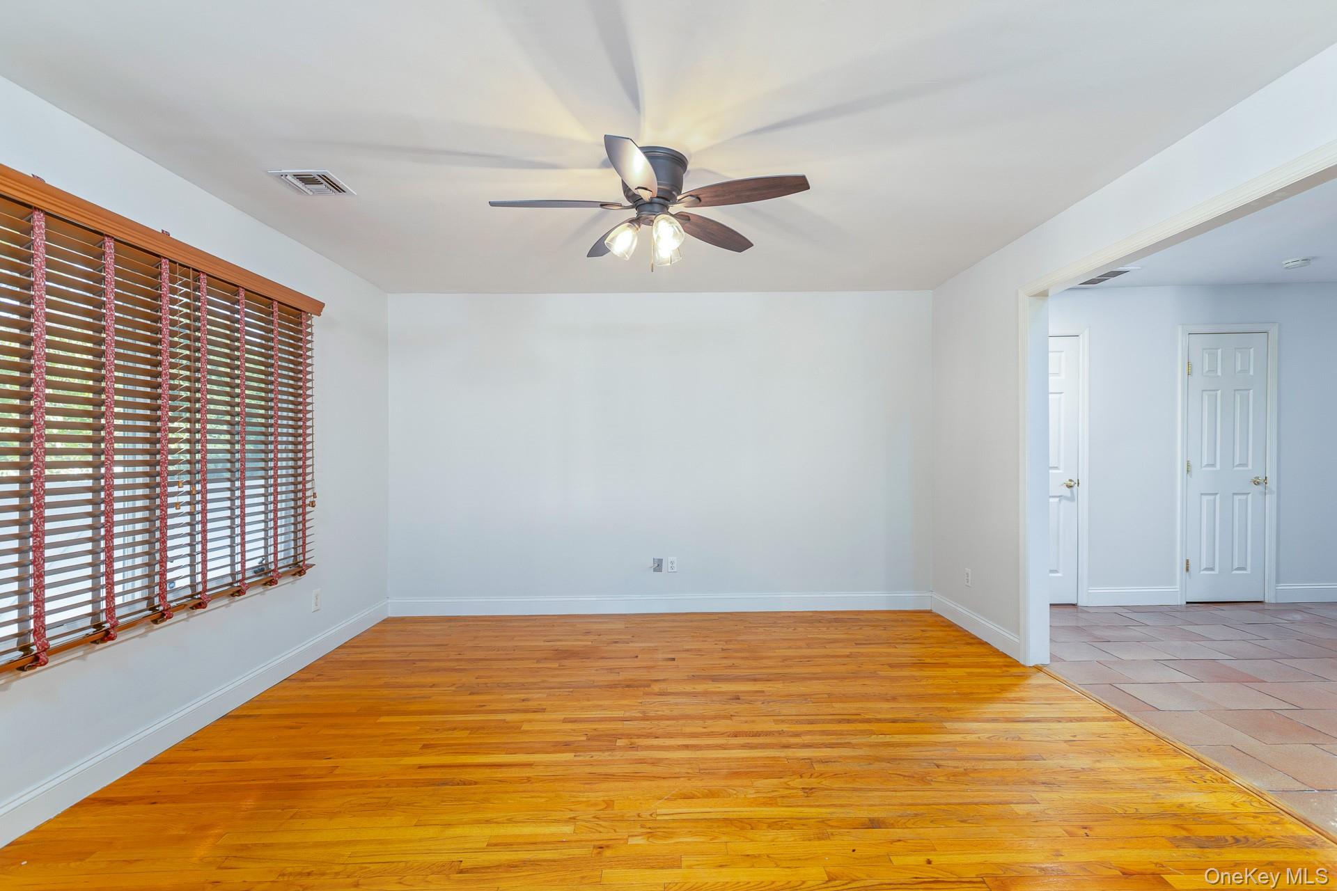 37 W Woodside Avenue Property Photo 10