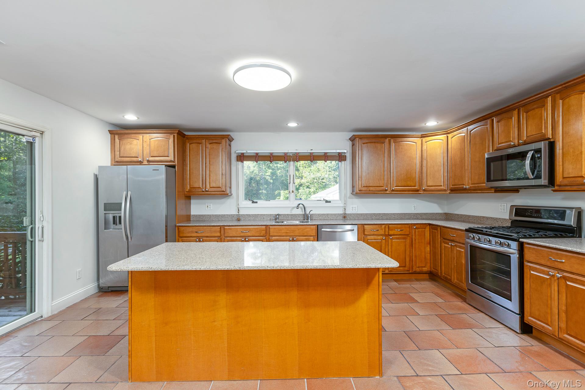 37 W Woodside Avenue Property Photo 14