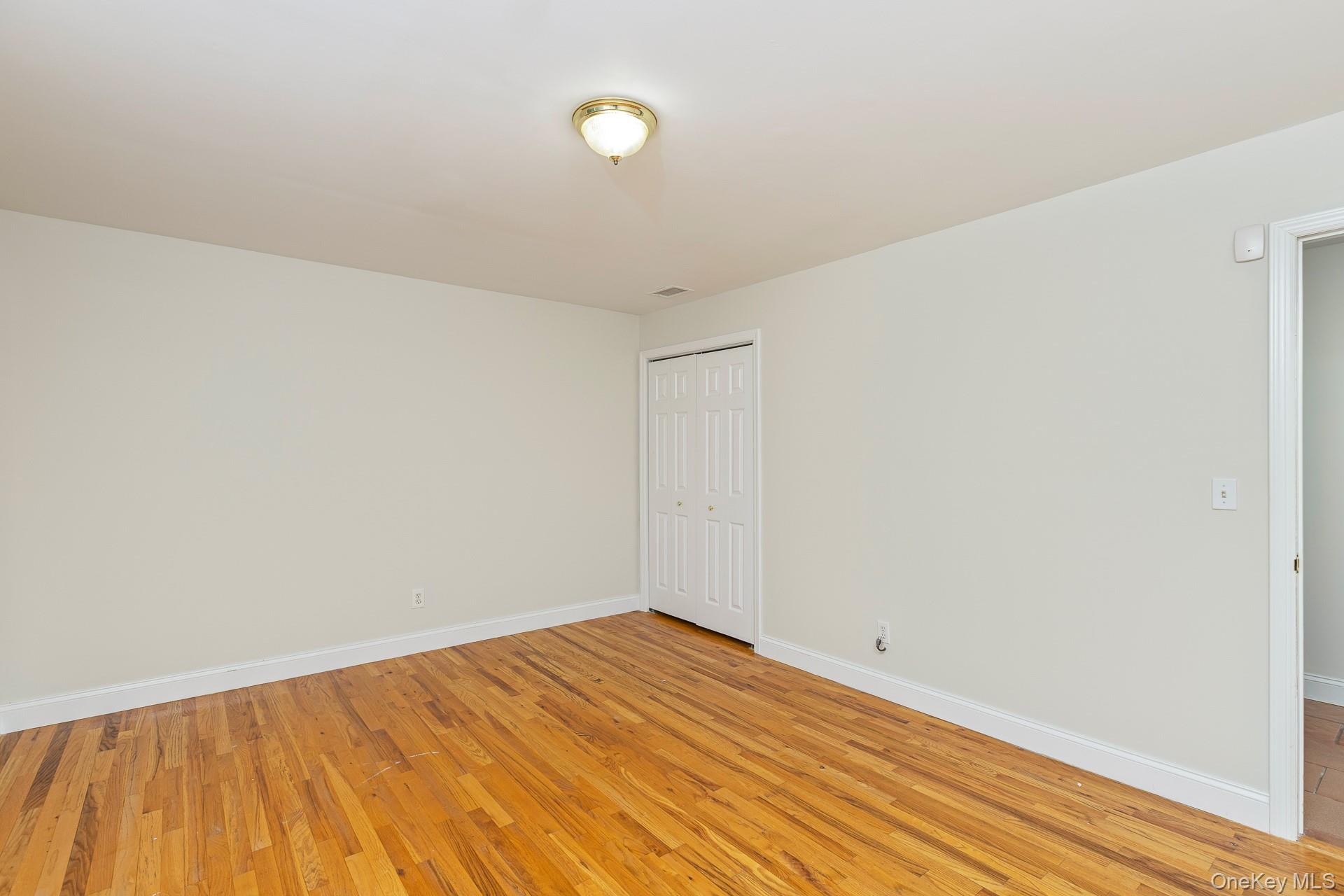 37 W Woodside Avenue Property Photo 23