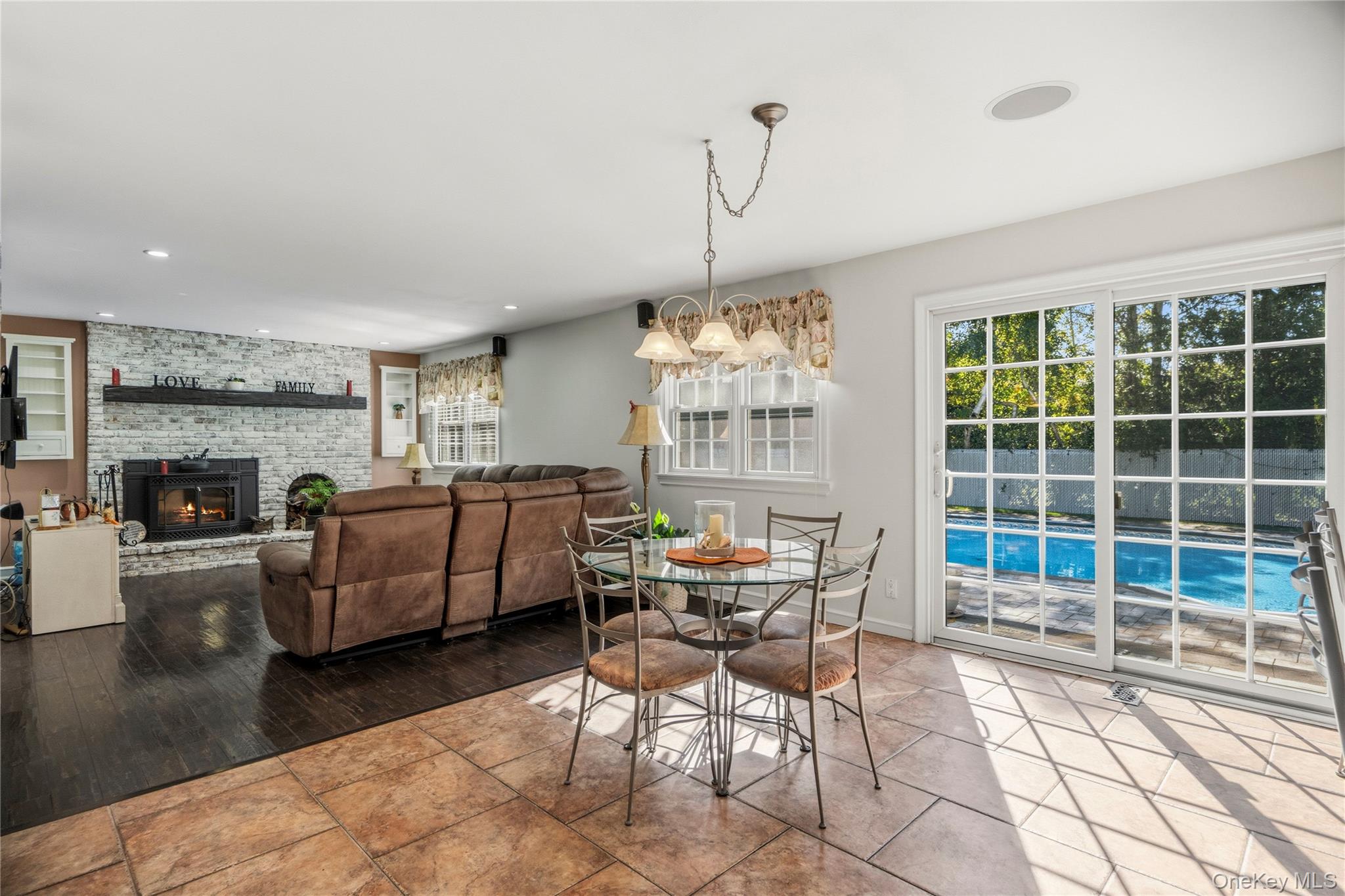 12 Brooktree Court Property Photo 14