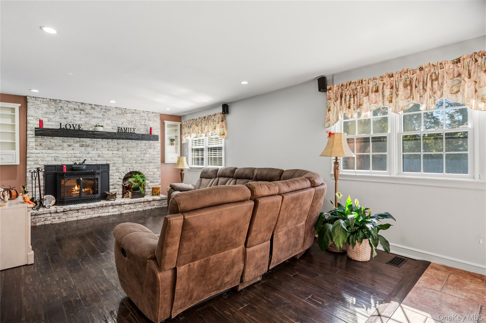 12 Brooktree Court Property Photo 16