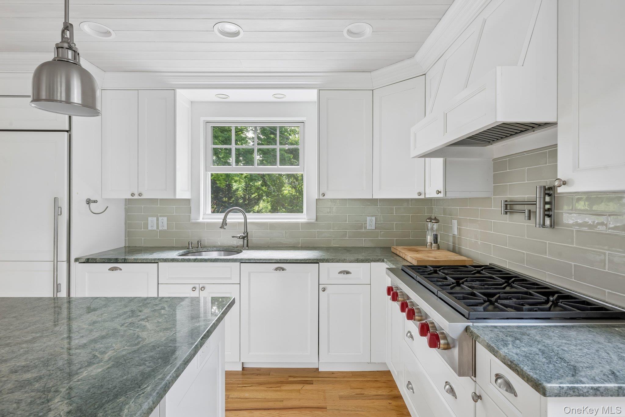 3 Andiron Lane Property Photo 7