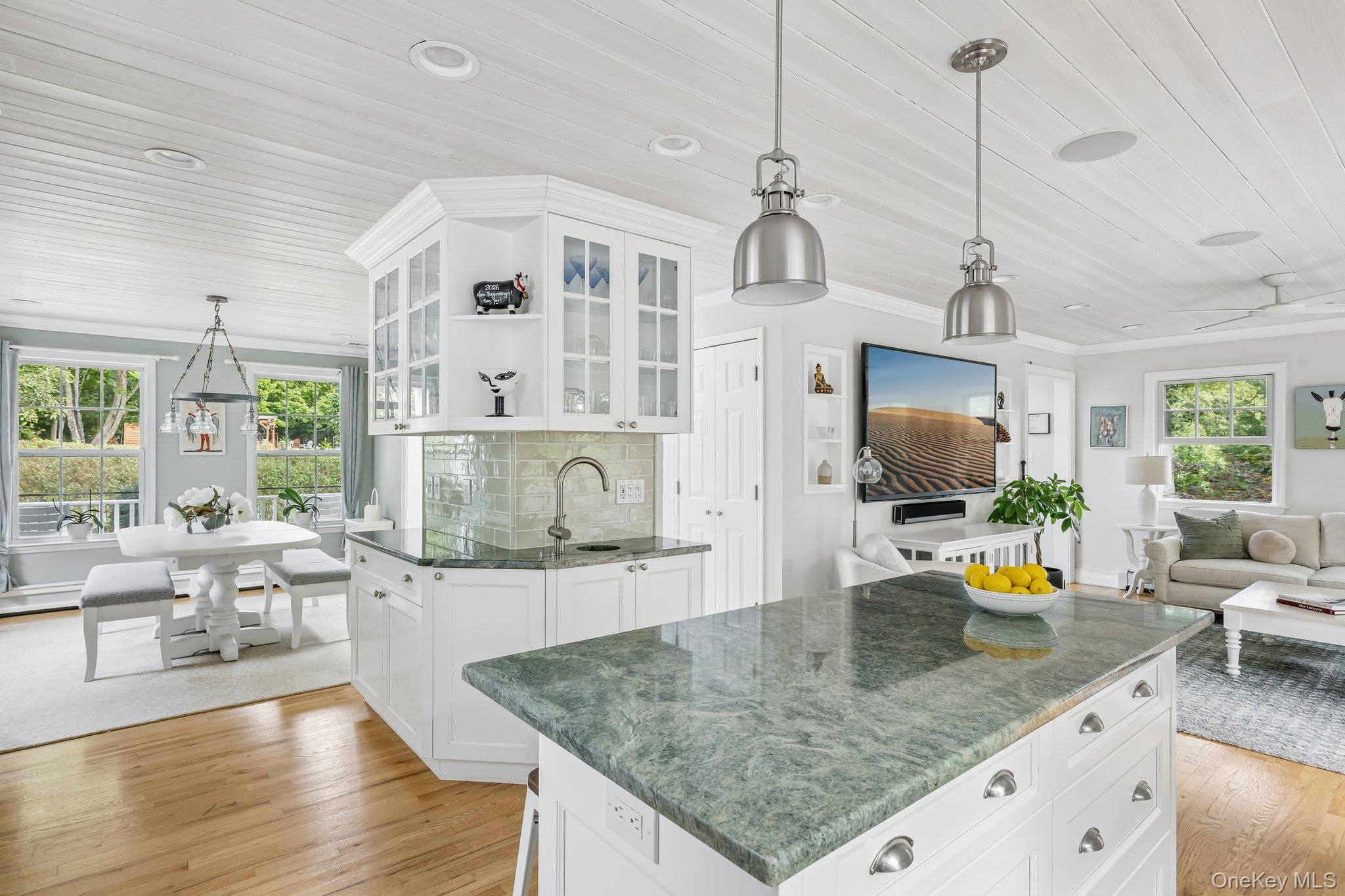 3 Andiron Lane Property Photo 8