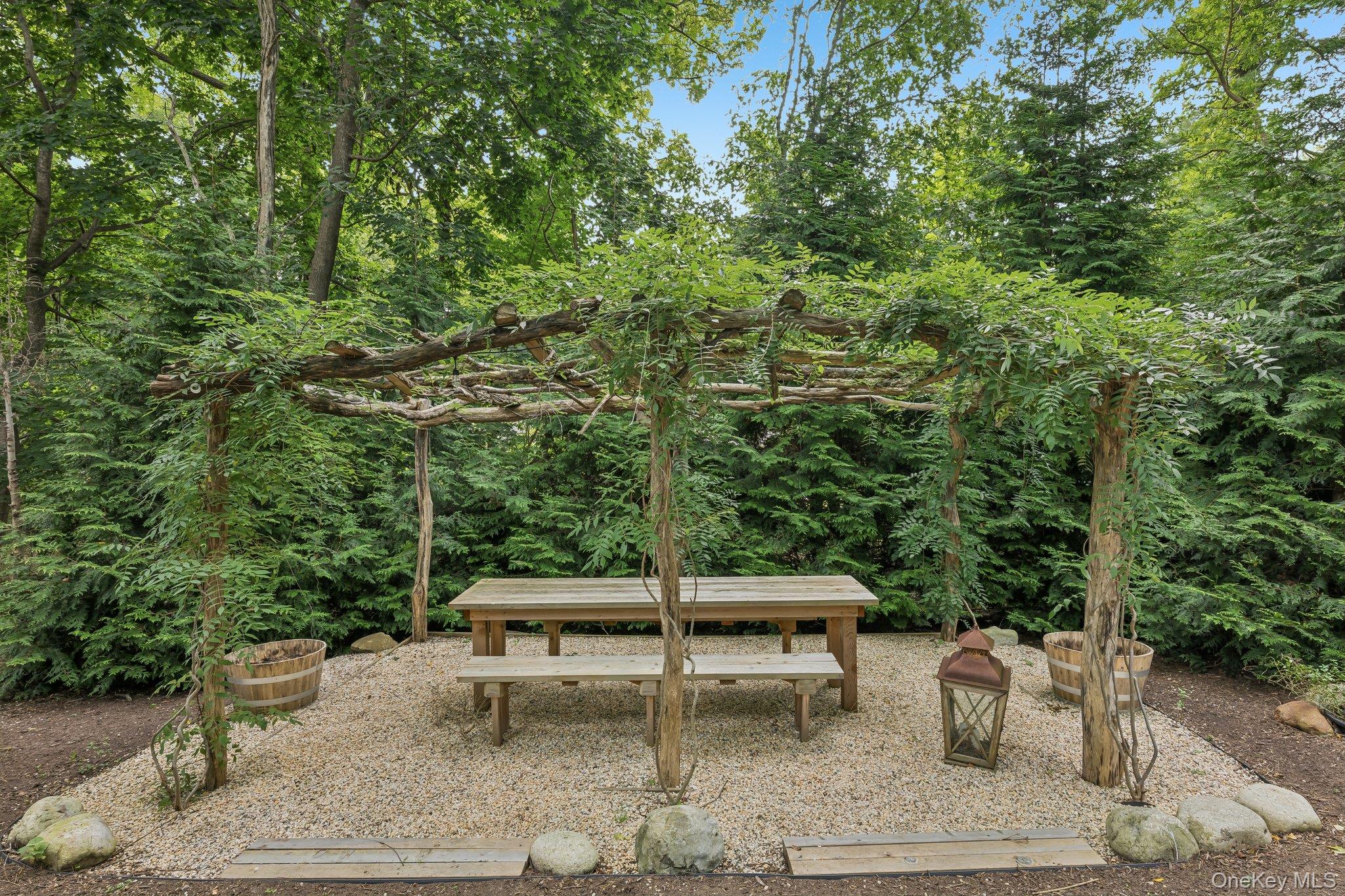 3 Andiron Lane Property Photo 37