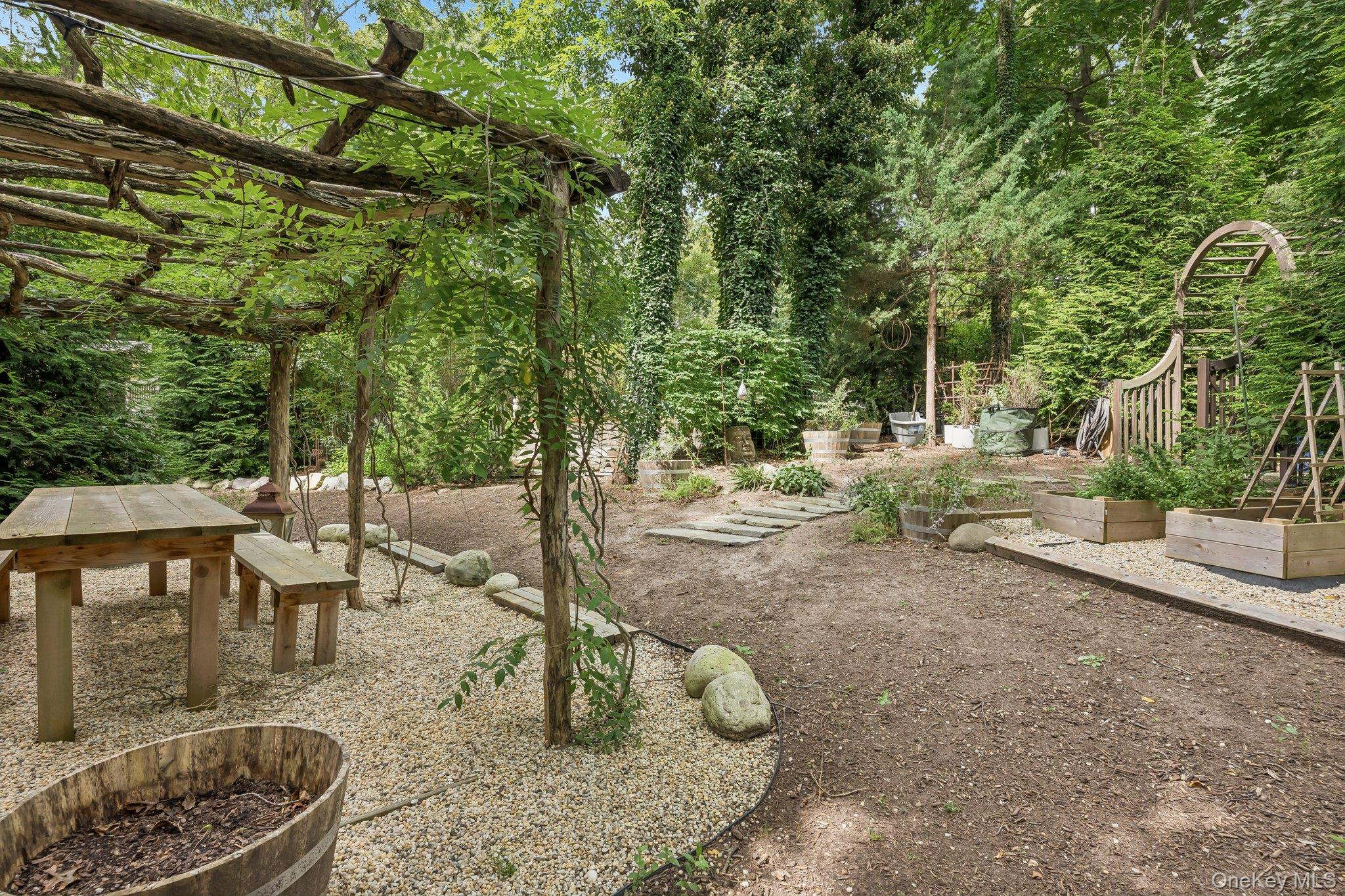 3 Andiron Lane Property Photo 38