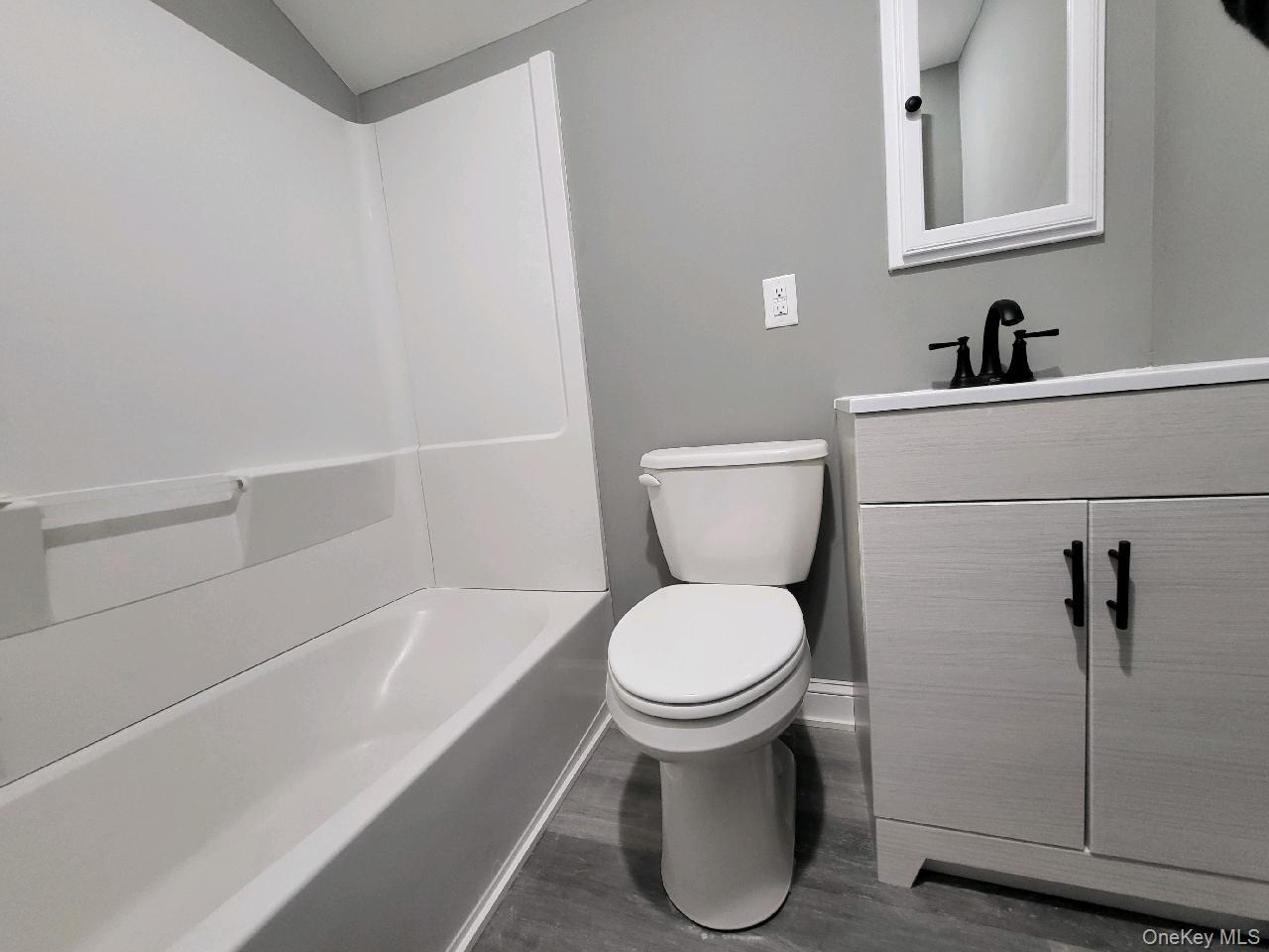 1 S Montgomery Street #b Property Photo 8