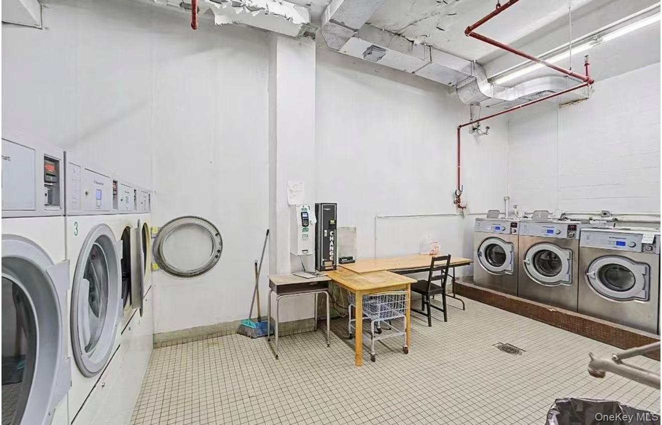 60 Henry Street 15f2 Property Photo 8