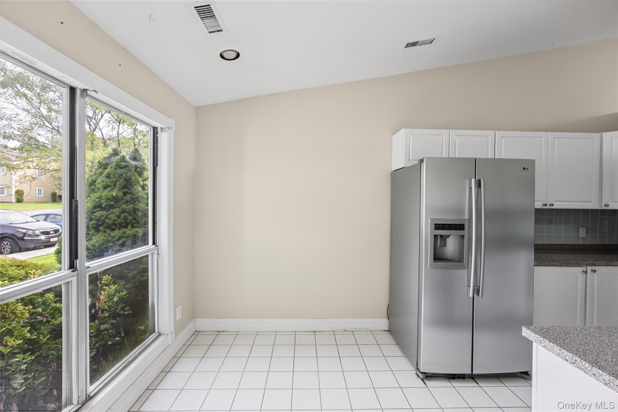 65 Eric Drive Property Photo 6