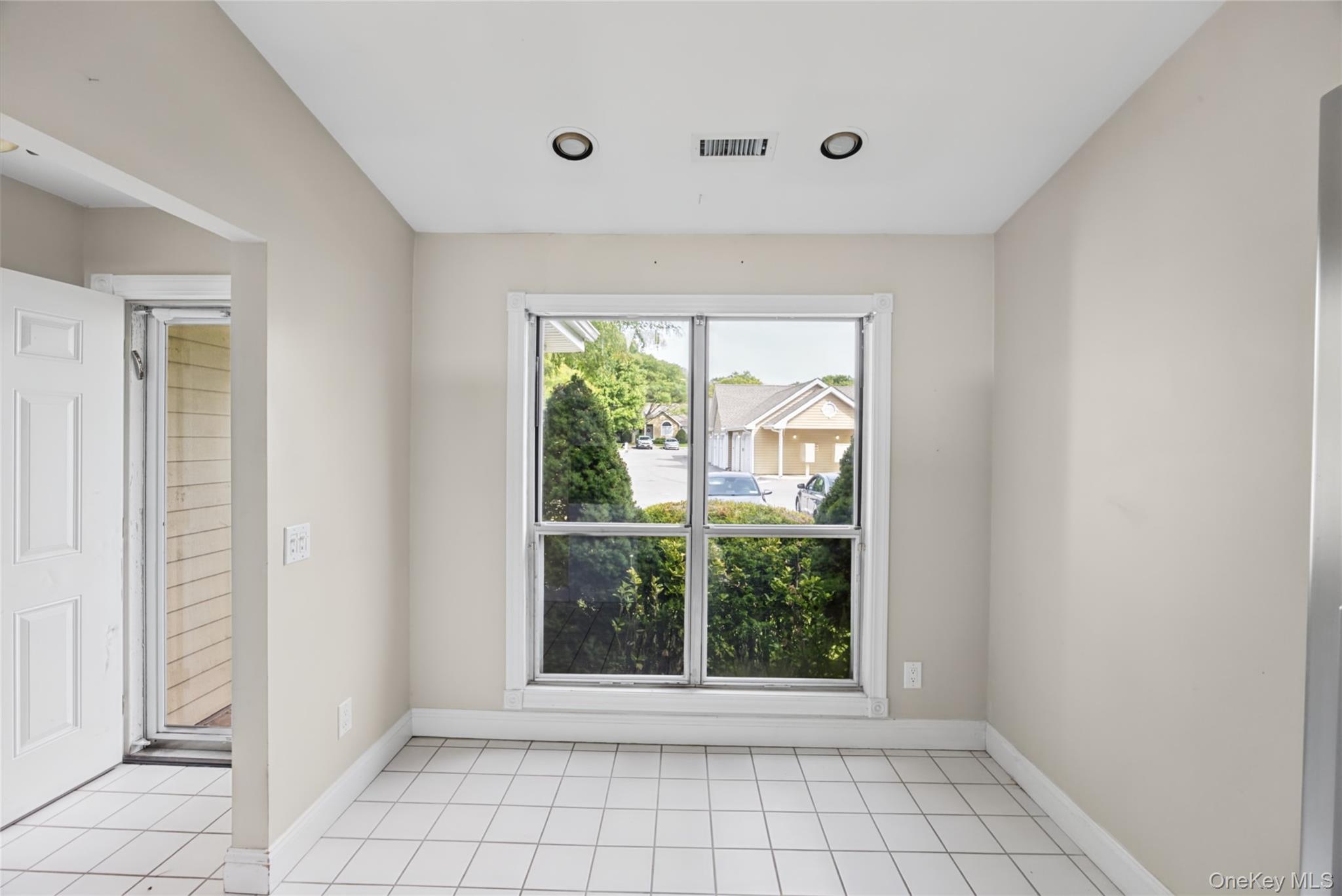 65 Eric Drive Property Photo 11