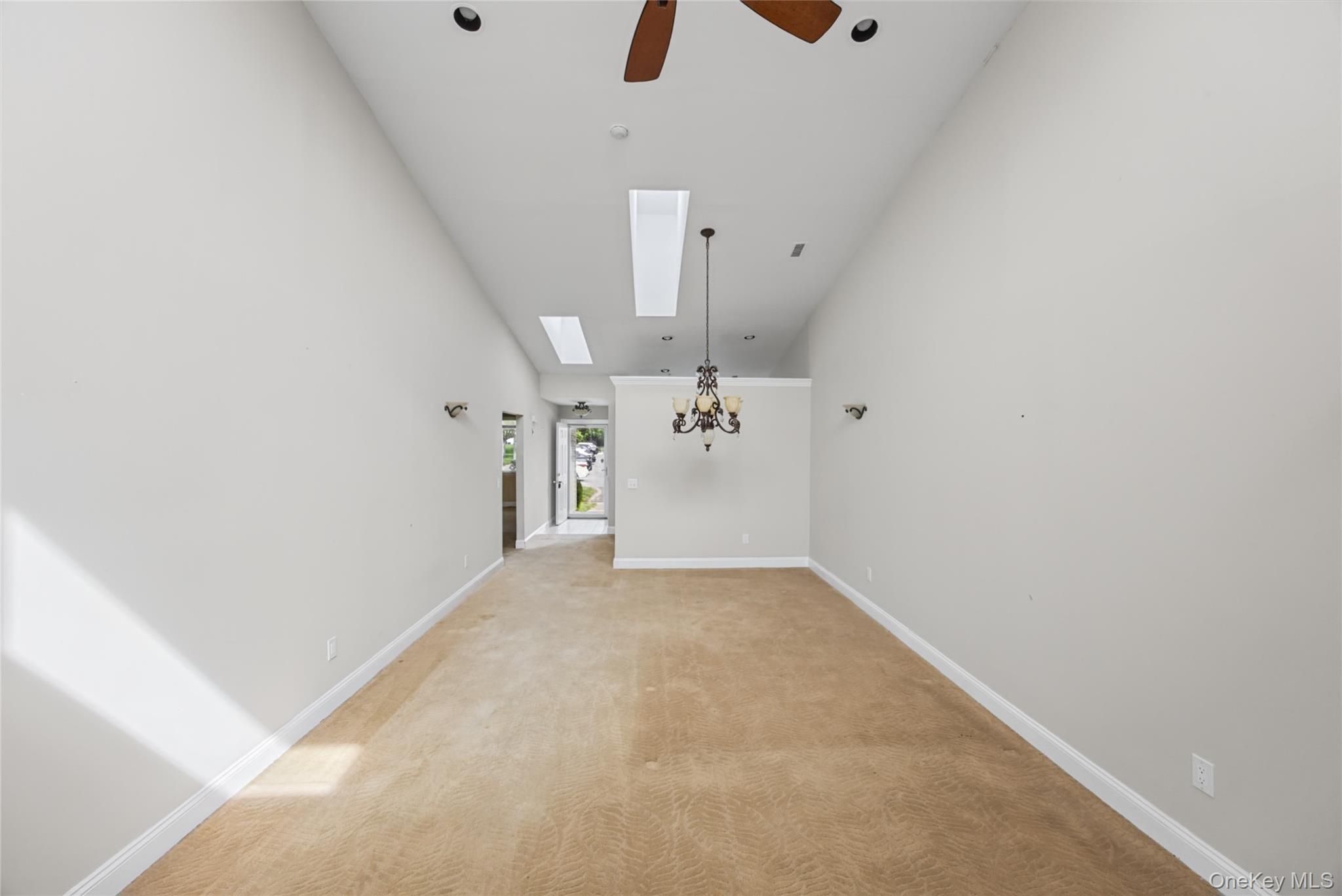 65 Eric Drive Property Photo 15
